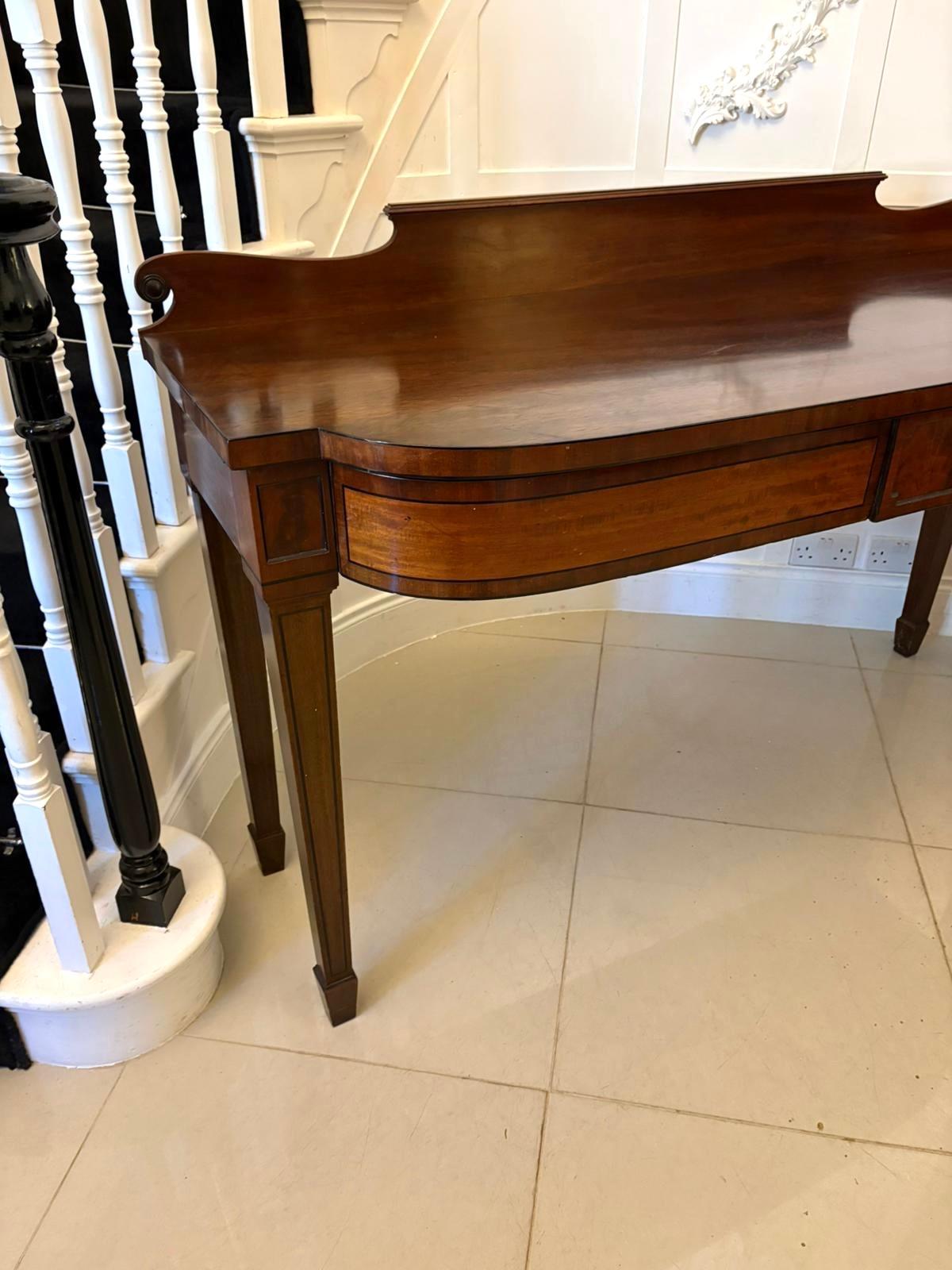 Fine Quality Antique Regency Mahogany Serving / Side Table en vente 5