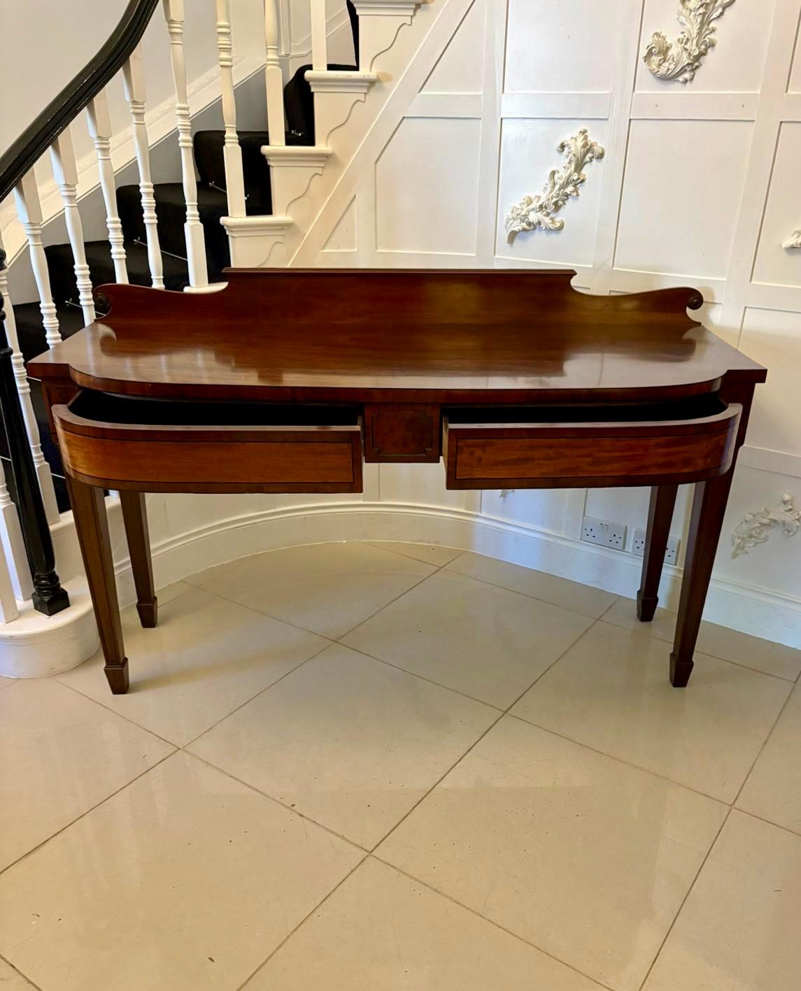 Fine Quality Antique Regency Mahogany Serving / Side Table en vente 6