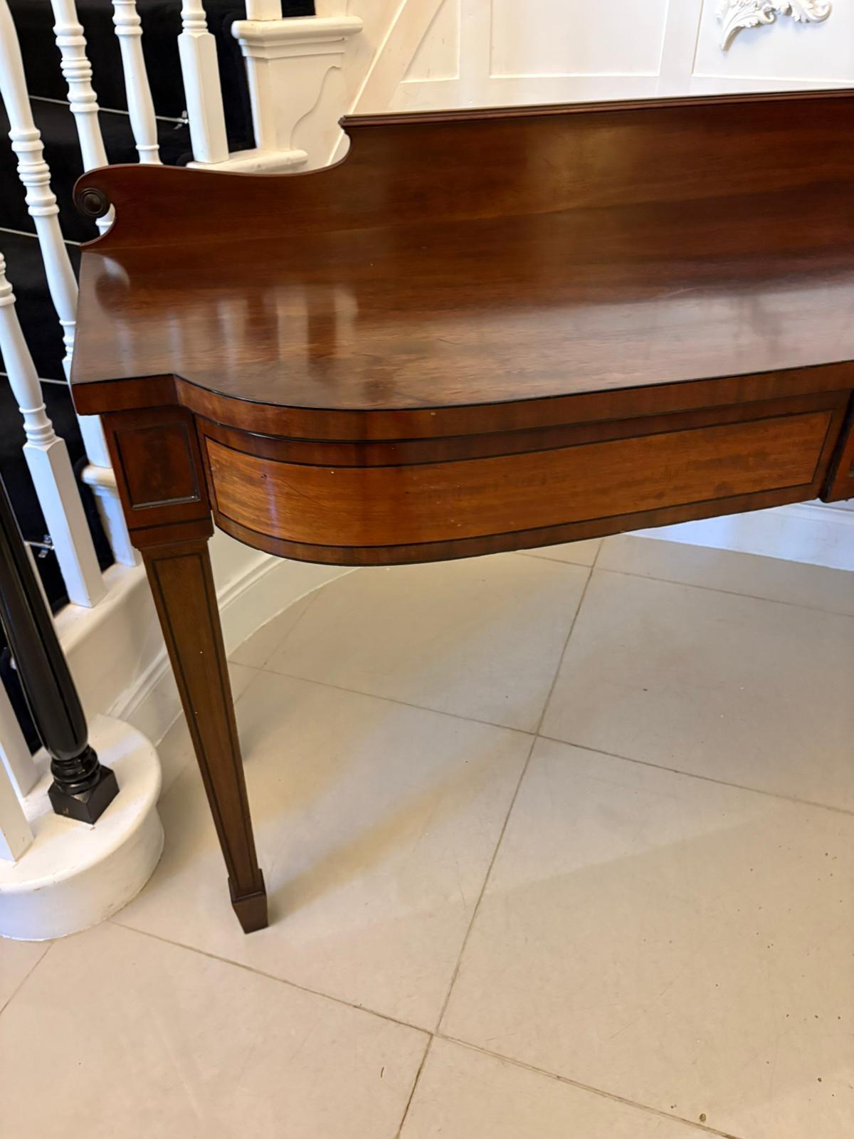 Fine Quality Antique Regency Mahogany Serving / Side Table en vente 7