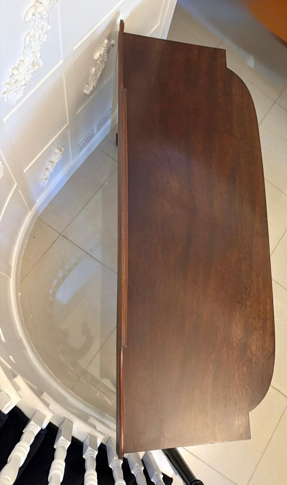 Acajou Fine Quality Antique Regency Mahogany Serving / Side Table en vente