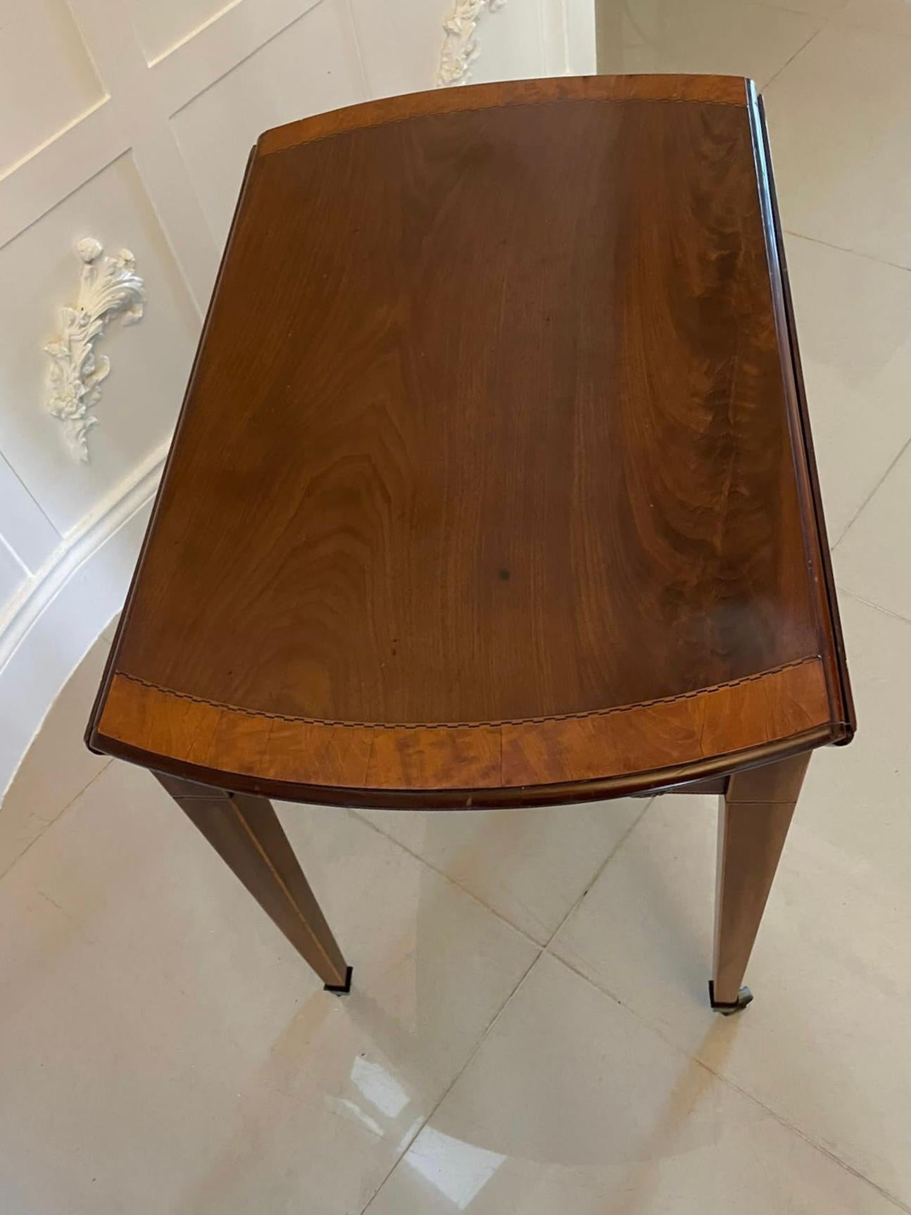 Antiker Pembroke-Tisch aus Mahagoni mit Intarsien in hoher Qualität aus der Sheraton-Periode im Angebot 1