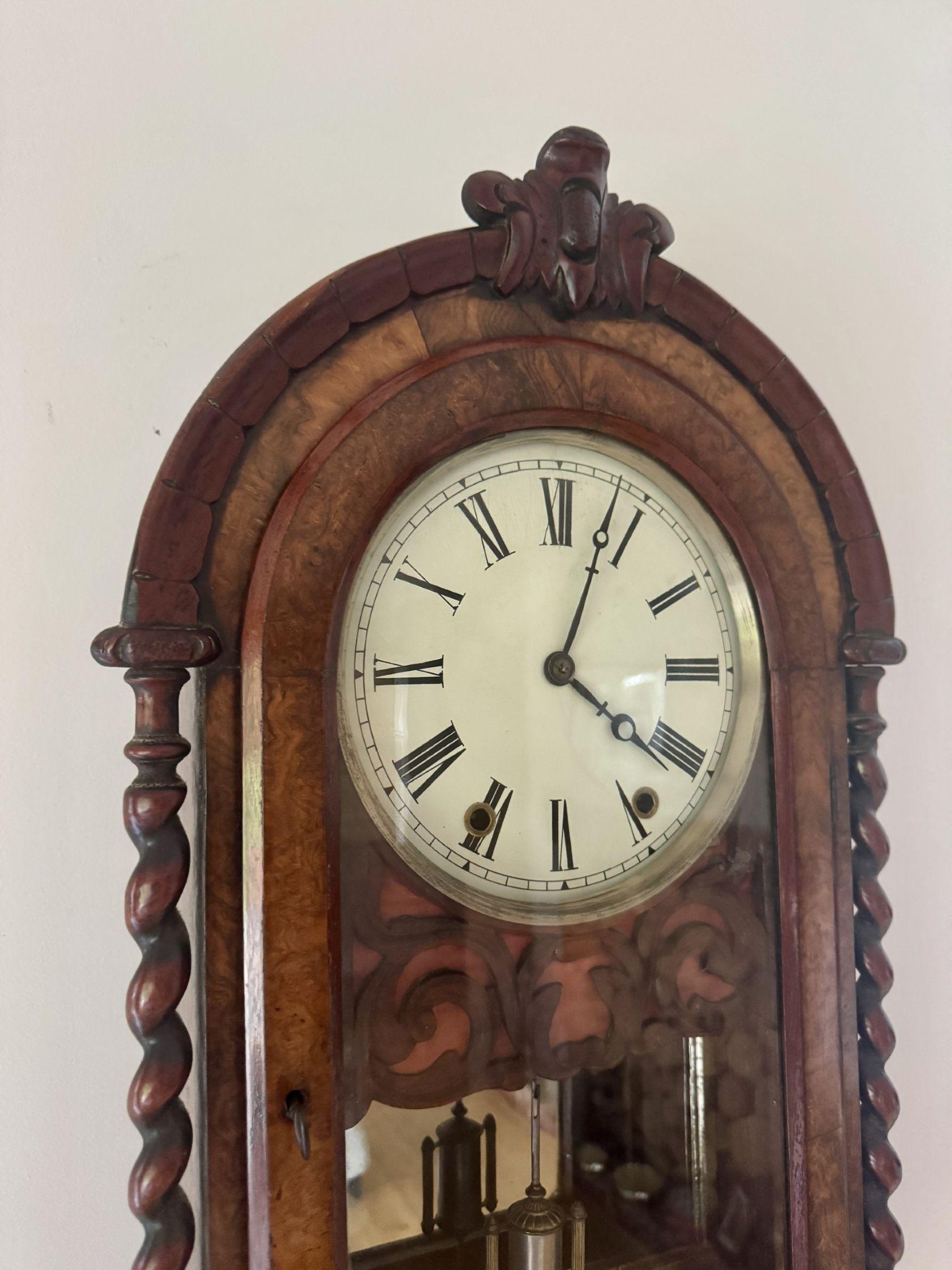 Feine Qualität antiken viktorianischen Gratnussbaum Wanduhr im Zustand „Gut“ im Angebot in Ipswich, GB