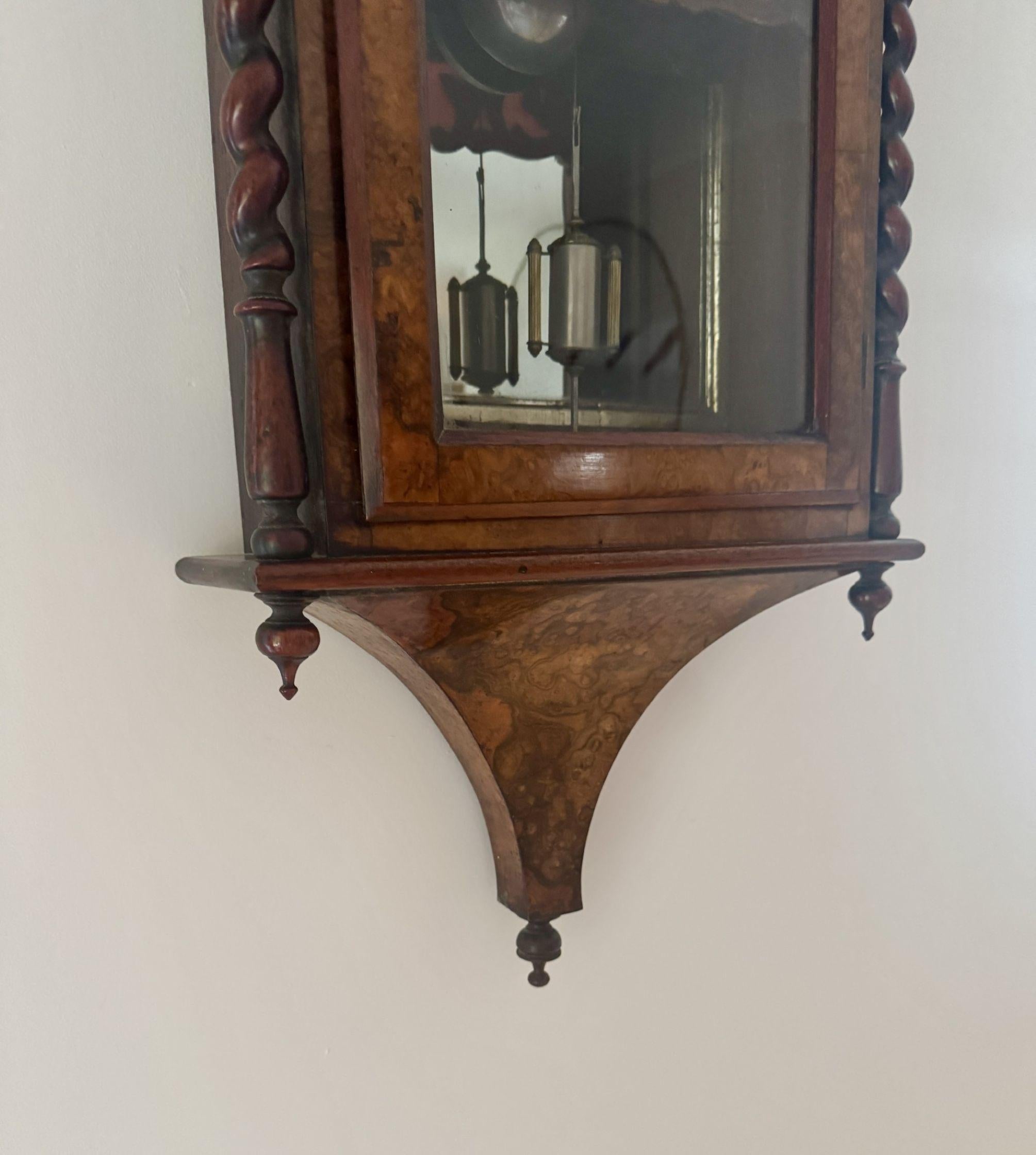 Feine Qualität antiken viktorianischen Gratnussbaum Wanduhr (19. Jahrhundert) im Angebot