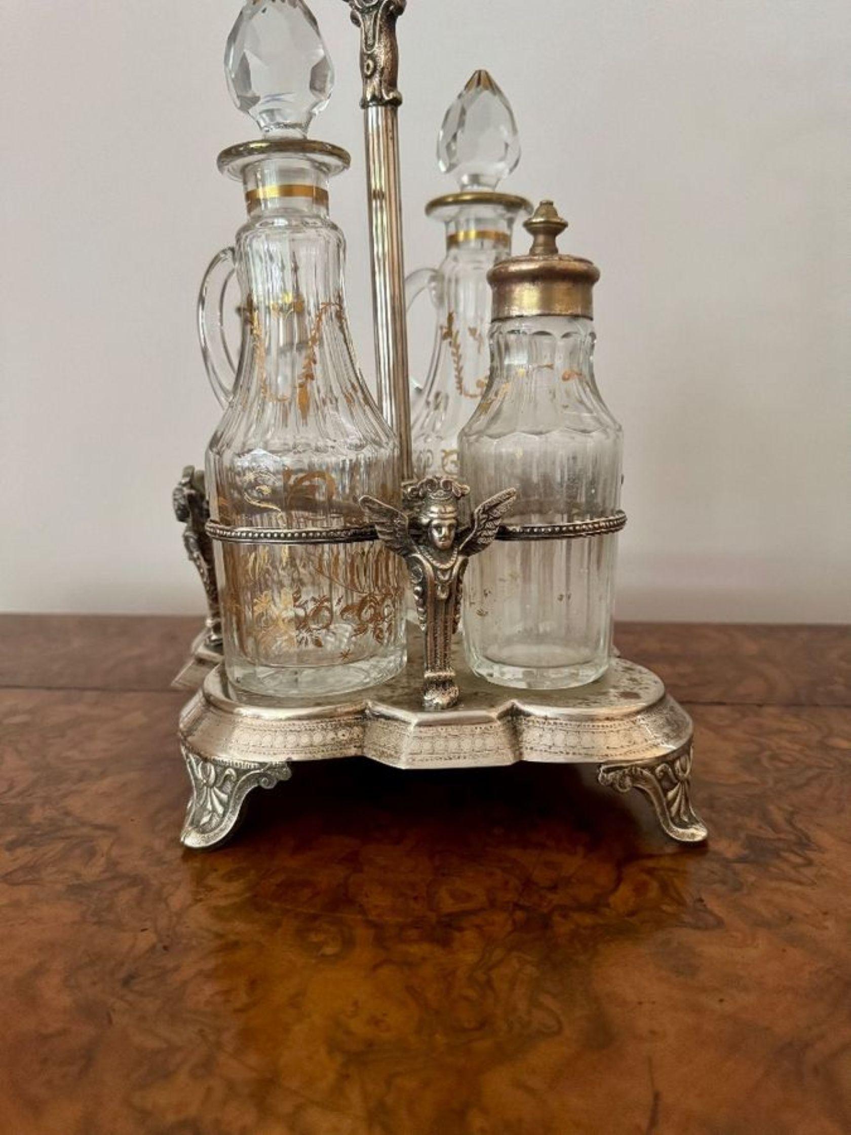 Fine quality antique Victorian ornate silver plated cruet set In Good Condition For Sale In Ipswich, GB