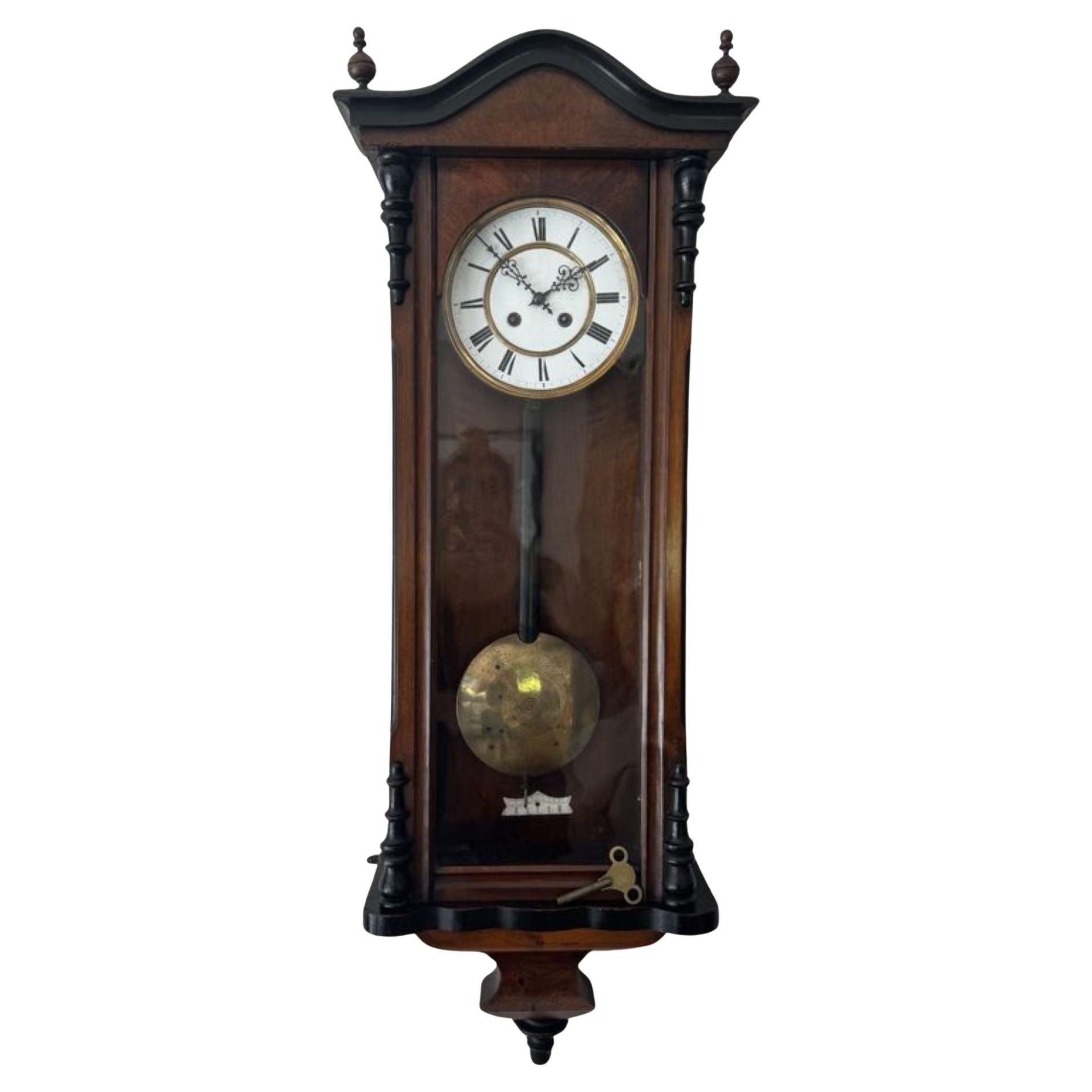 Reloj de pared antiguo victoriano con caja de nogal de gran calidad