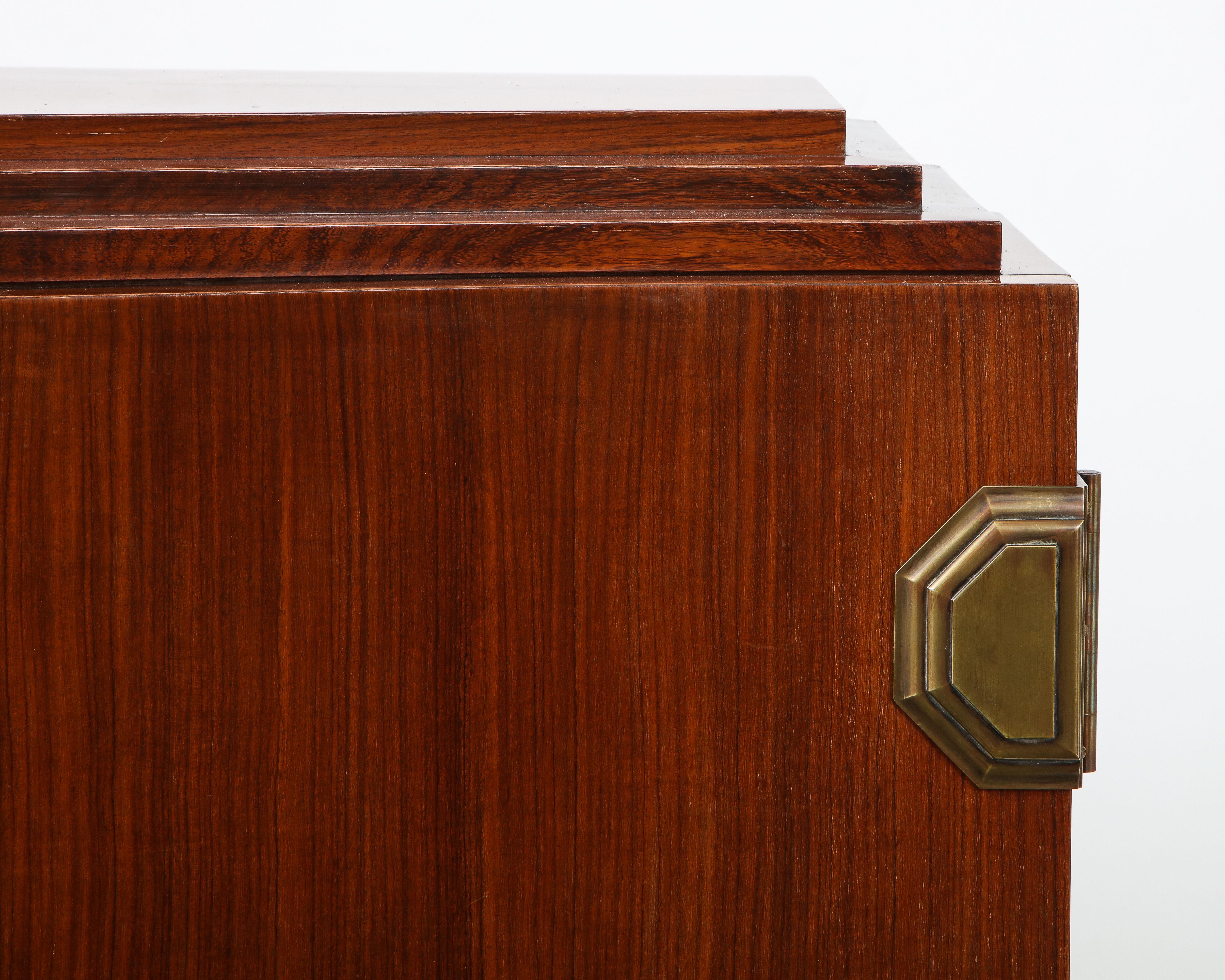 Fine Quality Art Deco Walnut Two-Door Cabinet Attributed to Maison Dominique In Good Condition In Montreal, QC
