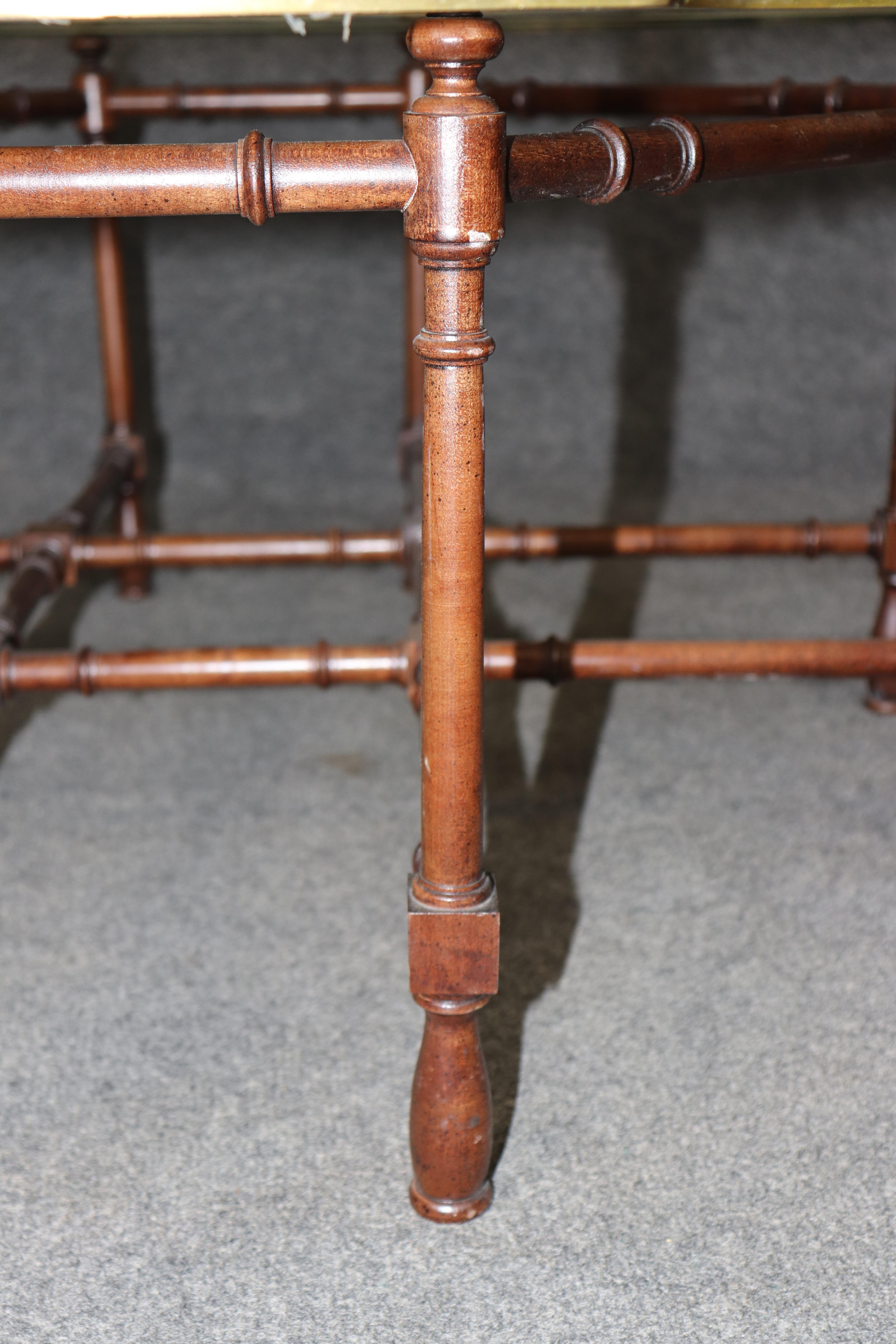 Fine Quality Baker Furniture Brass Tray Top Faux Bamboo Coffee Table In Good Condition For Sale In Swedesboro, NJ