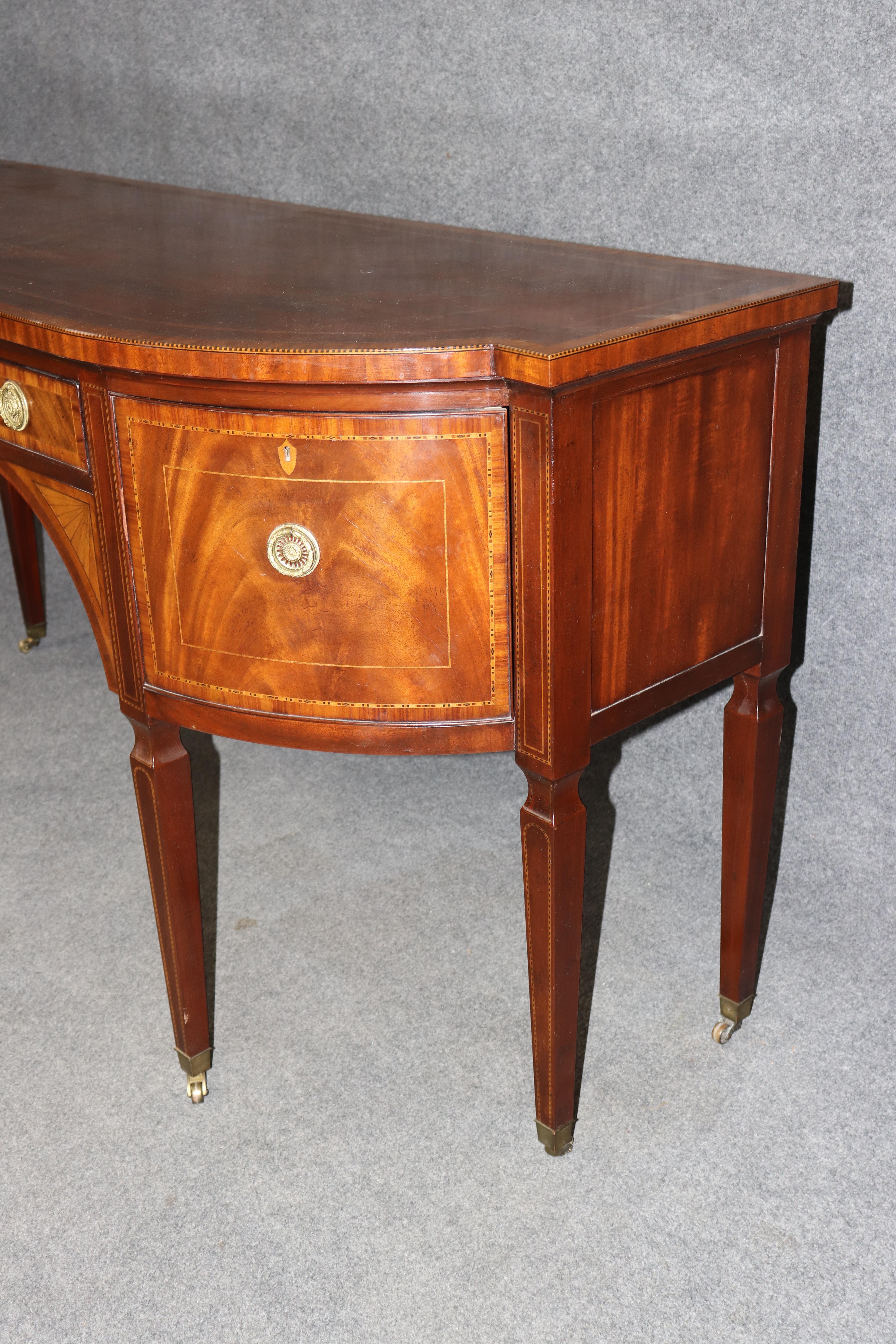 Fine Quality Baker Furniture Satinwood Inlaid Sheraton Mahogany Sideboard Buffet In Good Condition For Sale In Swedesboro, NJ