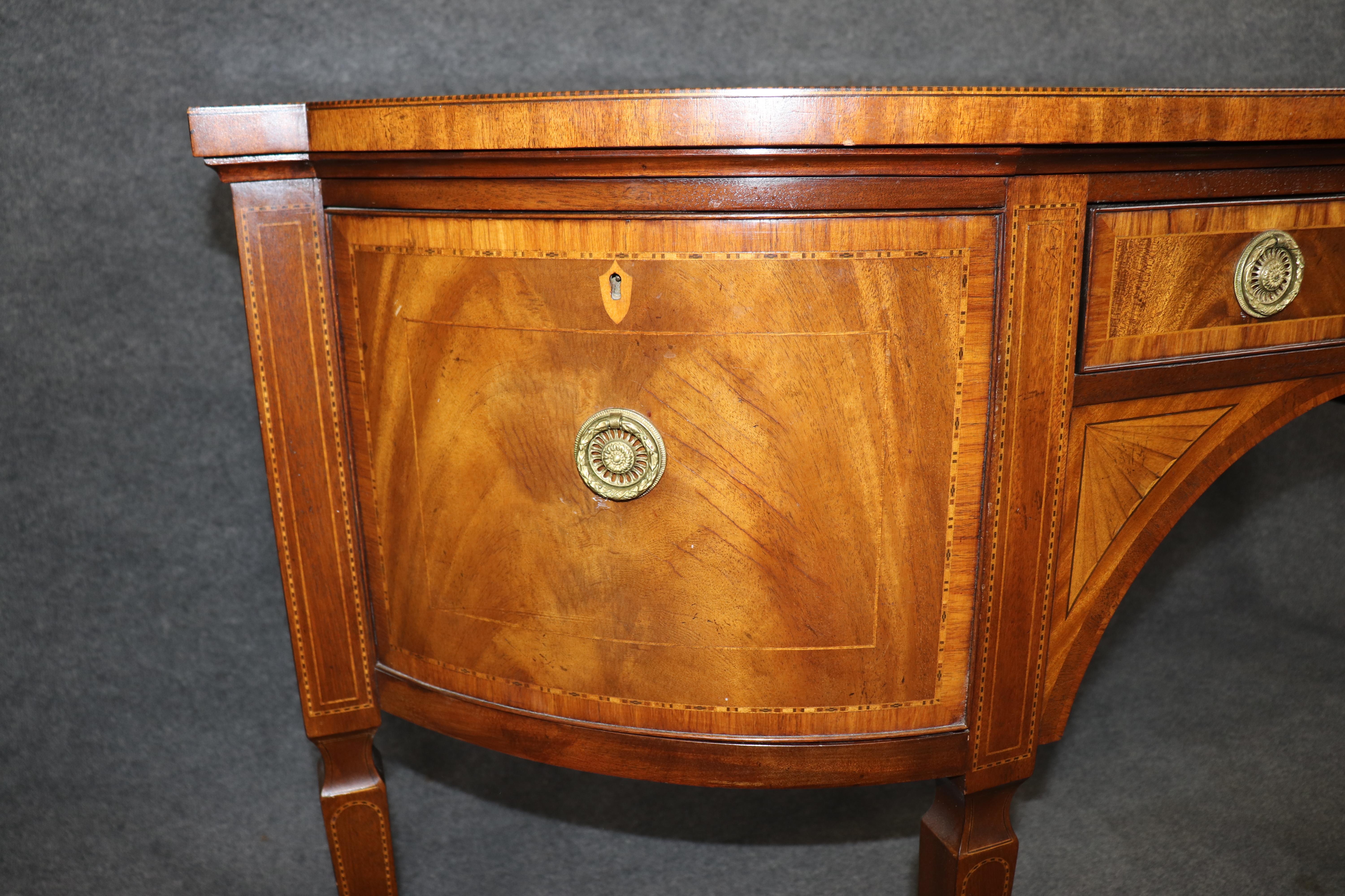 Fine Quality Baker Furniture Satinwood Inlaid Sheraton Mahogany Sideboard Buffet For Sale 2