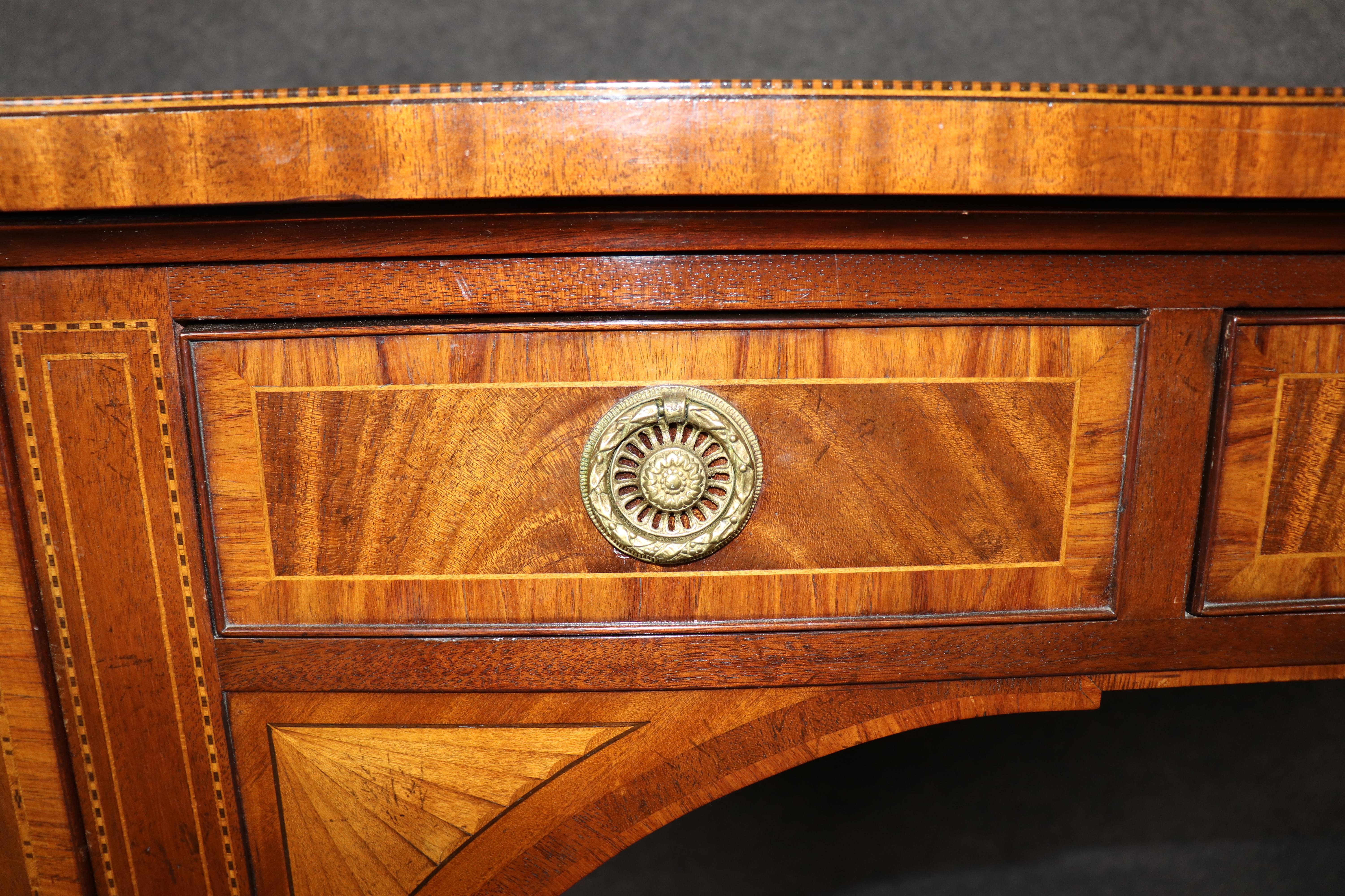 Fine Quality Baker Furniture Satinwood Inlaid Sheraton Mahogany Sideboard Buffet For Sale 3