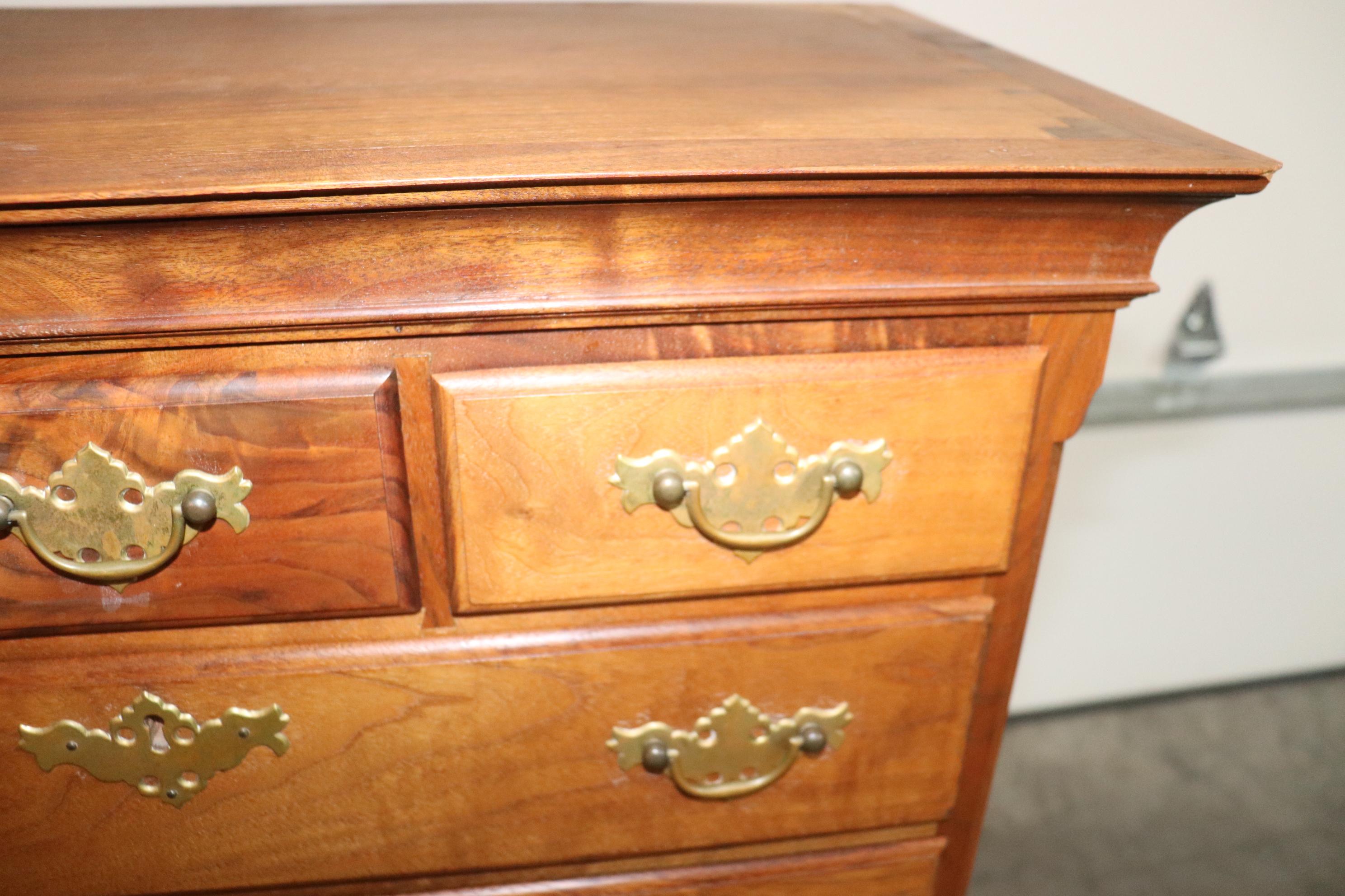 Fine Quality Bench-Made Sold Walnut Trifid Foot Georgian Dresser im Angebot 4