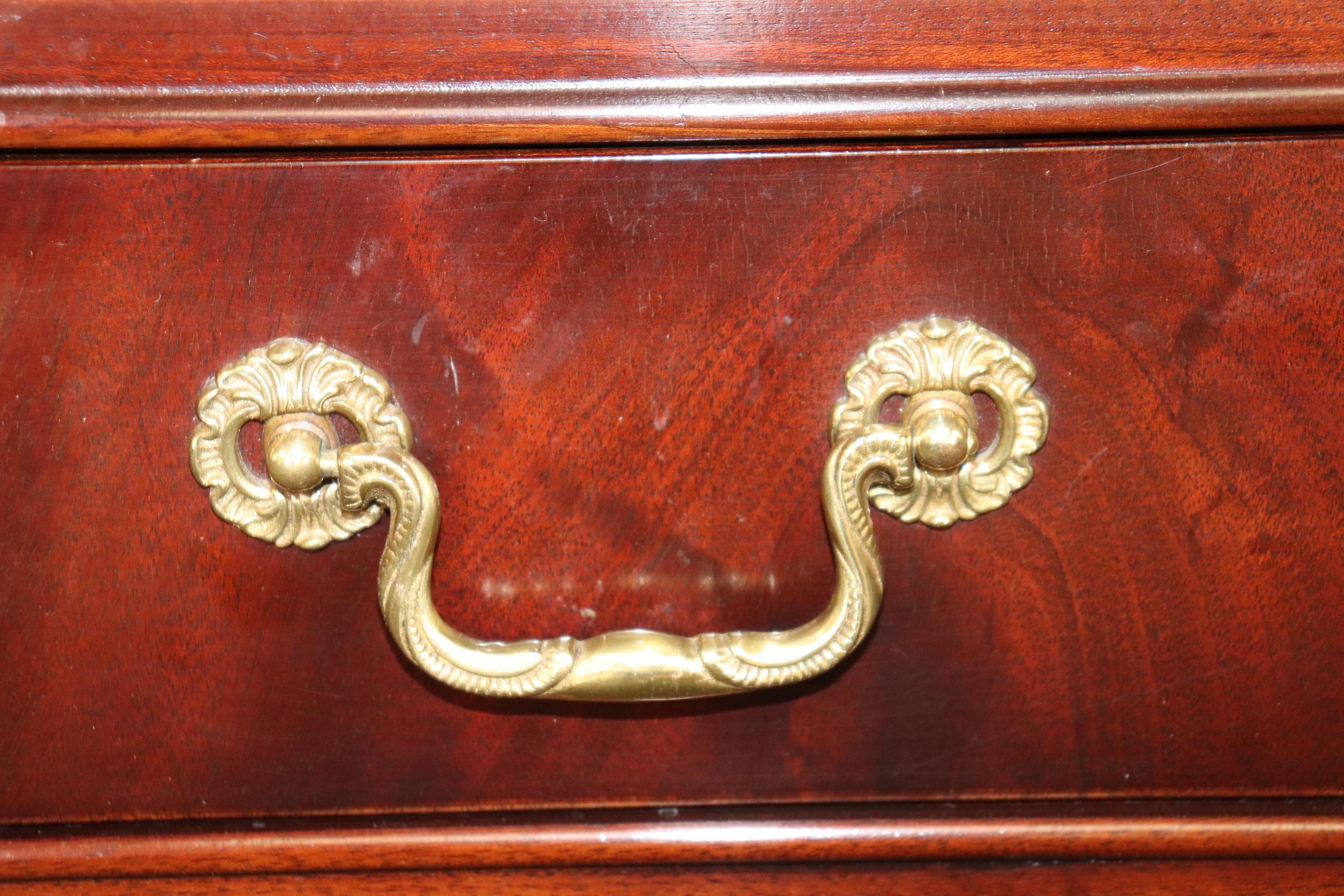 Fine Quality Bernhardt Flame Mahogany Chippendale Lowboy Buffet Sideboard 7