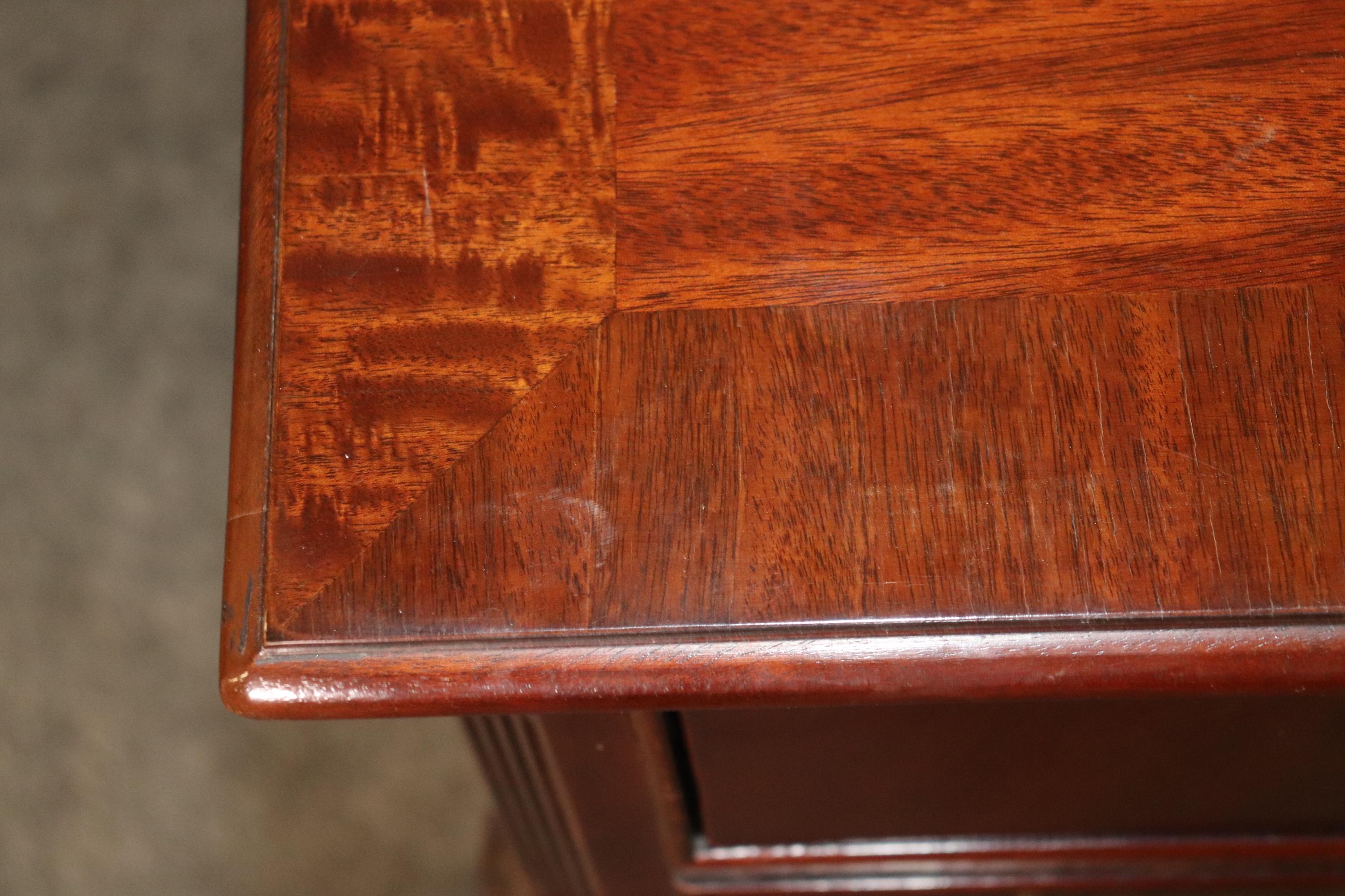 Fine Quality Bernhardt Flame Mahogany Chippendale Lowboy Buffet Sideboard 9