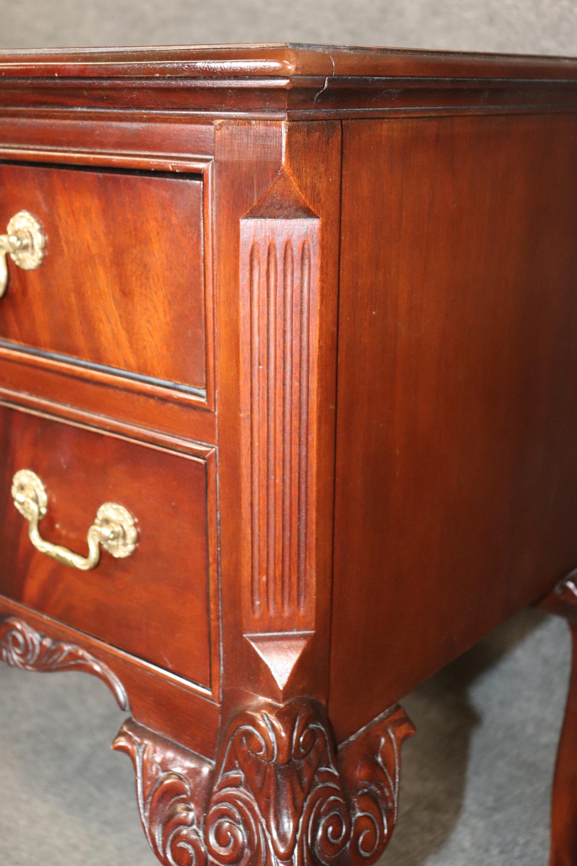 Fine Quality Bernhardt Flame Mahogany Chippendale Lowboy Buffet Sideboard 11