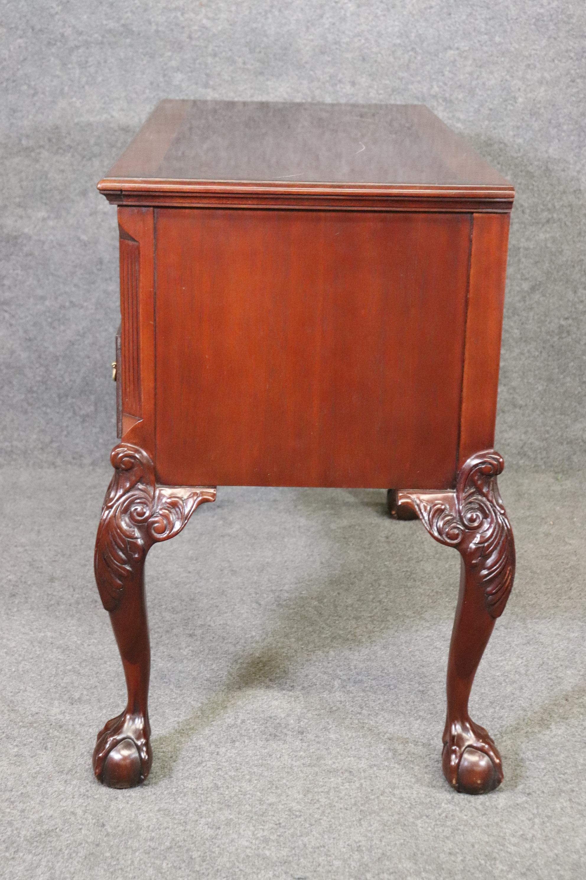 Late 20th Century Fine Quality Bernhardt Flame Mahogany Chippendale Lowboy Buffet Sideboard