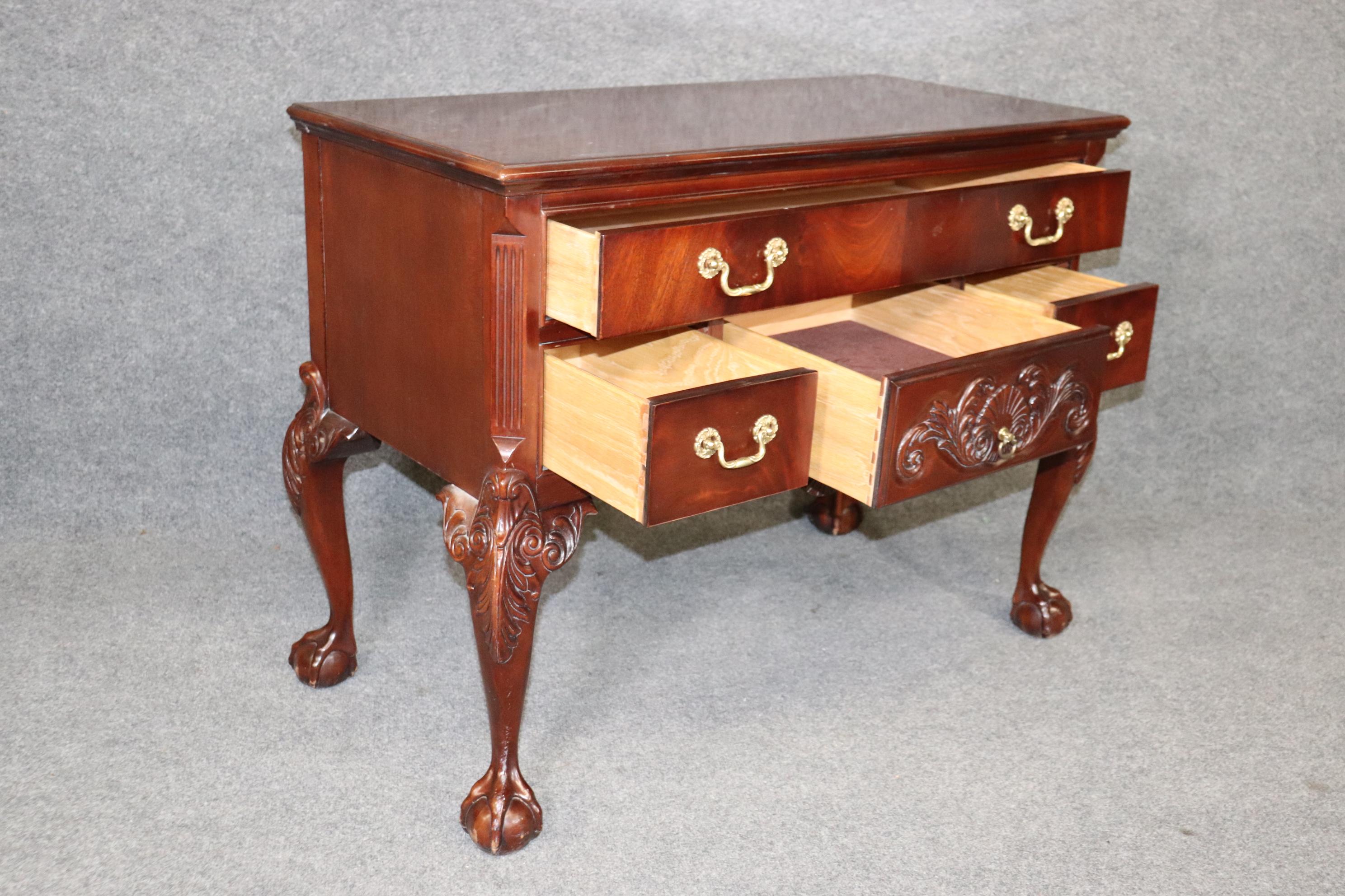 Fine Quality Bernhardt Flame Mahogany Chippendale Lowboy Buffet Sideboard 2