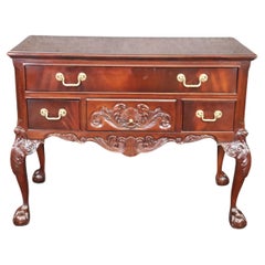 Buffet en acajou flammé Bernhardt de qualité supérieure pour commode basse Chippendale 