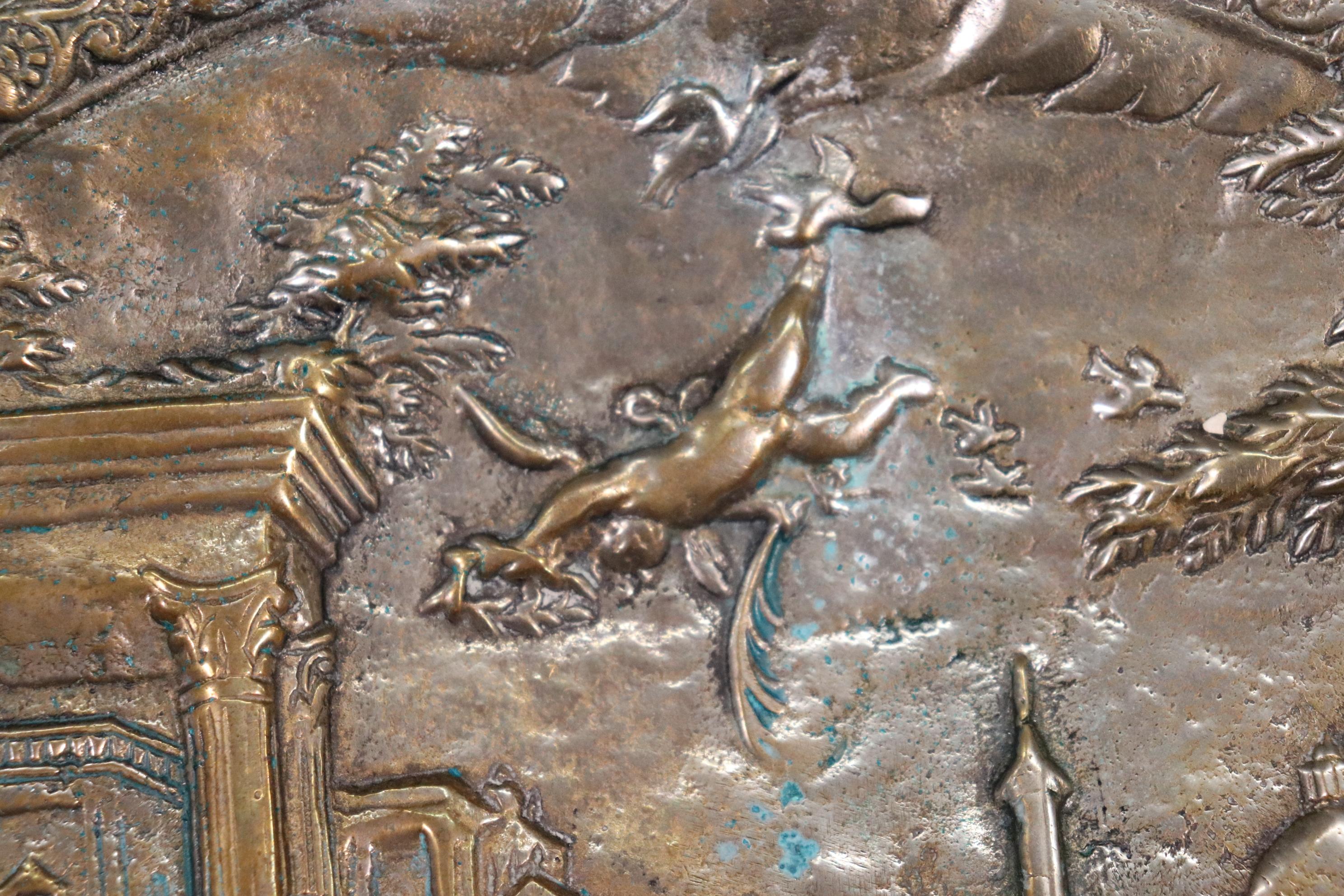 Antiker figuraler Repousse-Kartentisch aus Messing und Bronze von hoher Qualität im Angebot 10