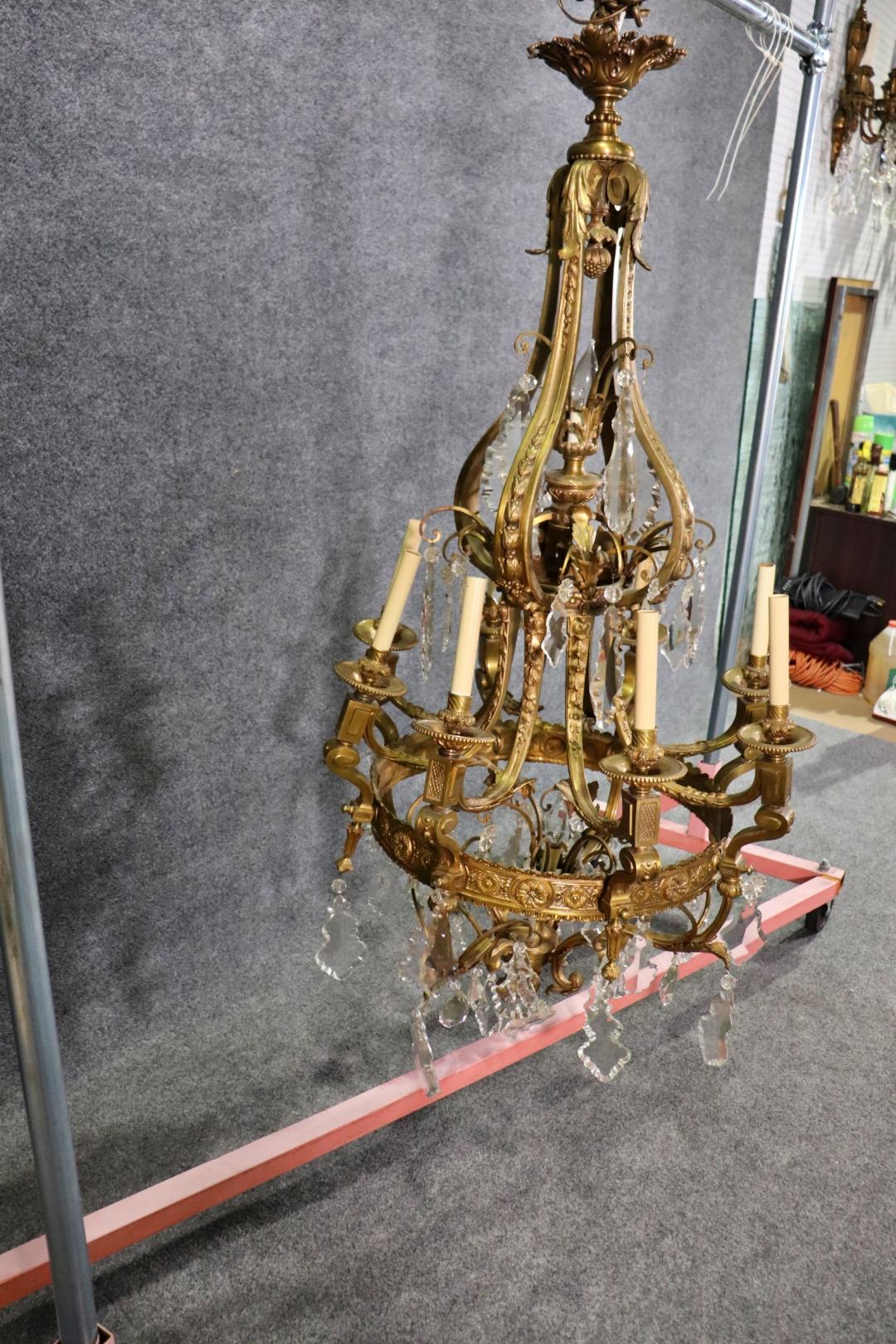 Lampadario francese in stile Luigi XV, in bronzo e cristallo autentico di alta qualità in vendita 5