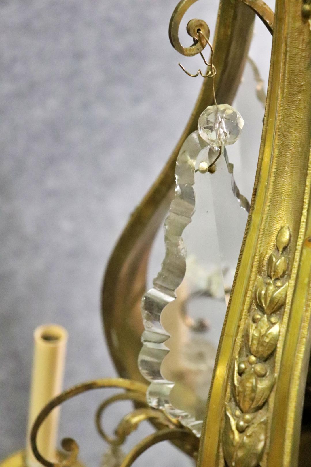 Lampadario francese in stile Luigi XV, in bronzo e cristallo autentico di alta qualità in vendita 6