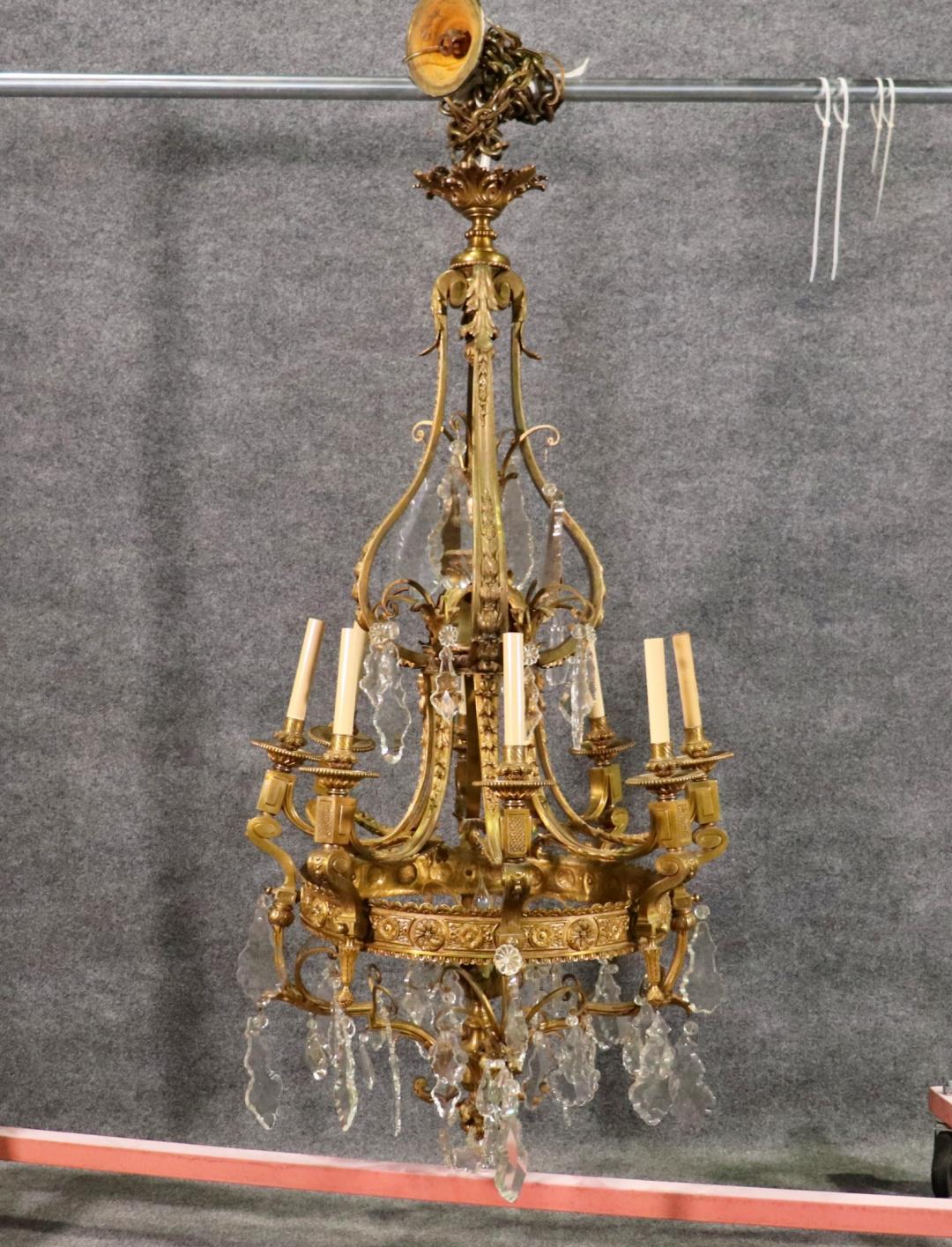 Lampadario francese in stile Luigi XV, in bronzo e cristallo autentico di alta qualità in vendita 9