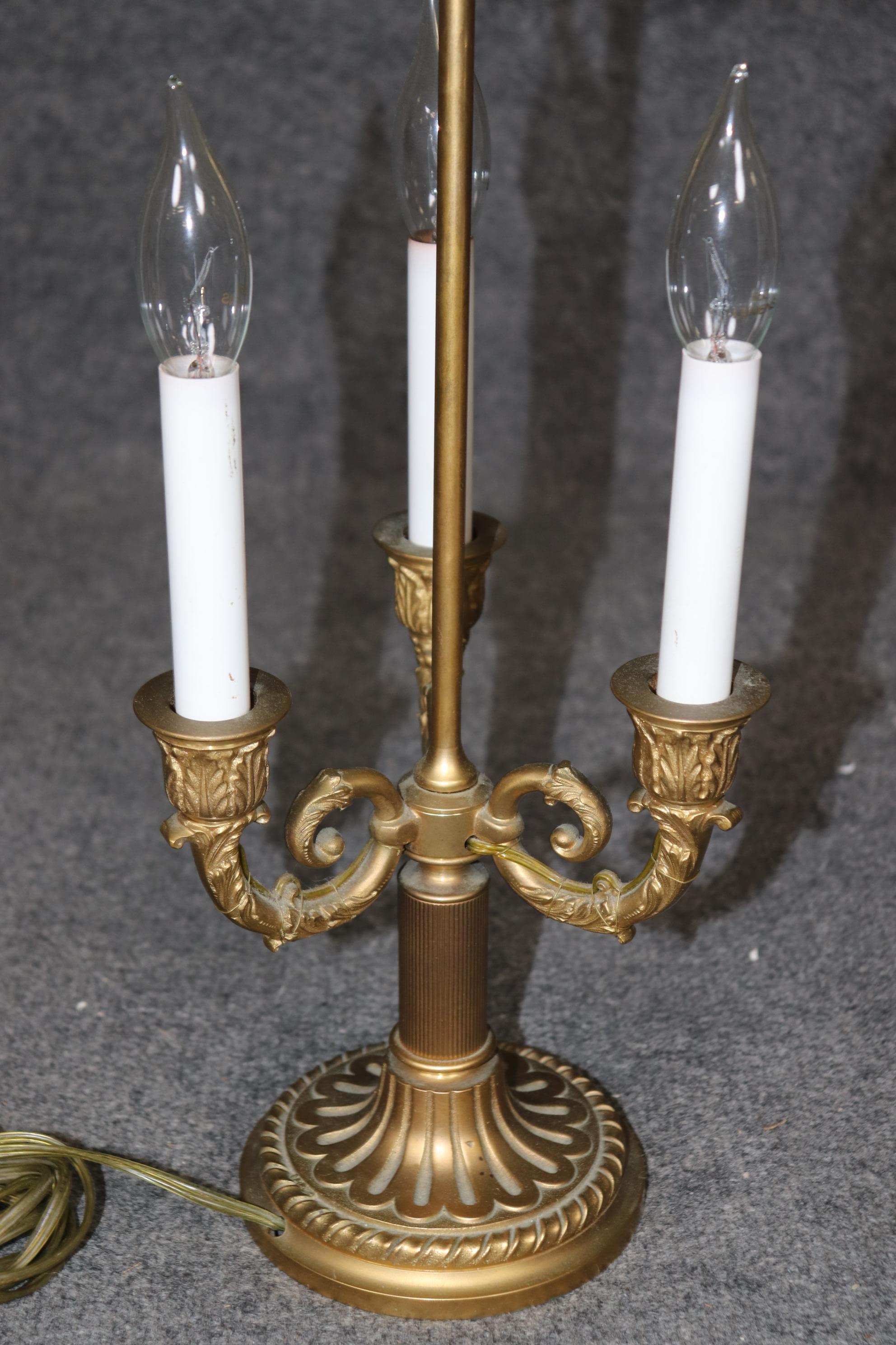 Métal Lampe de table bouillotte de qualité supérieure en bronze, laiton et métal peint en tôle en vente