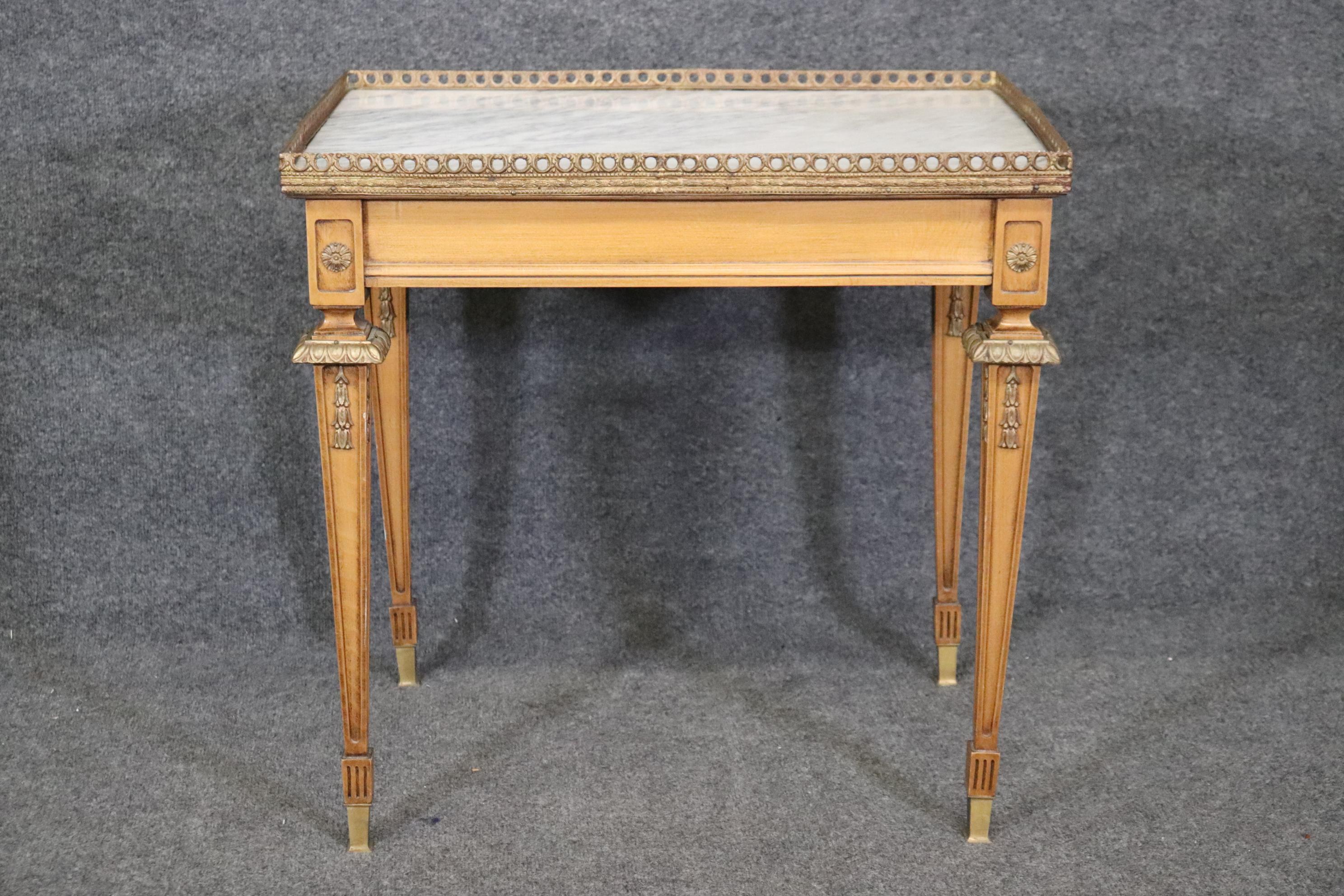 Fine Quality Bronze Ormolu Mounted Carara Marble Top French Directoire End Table 5