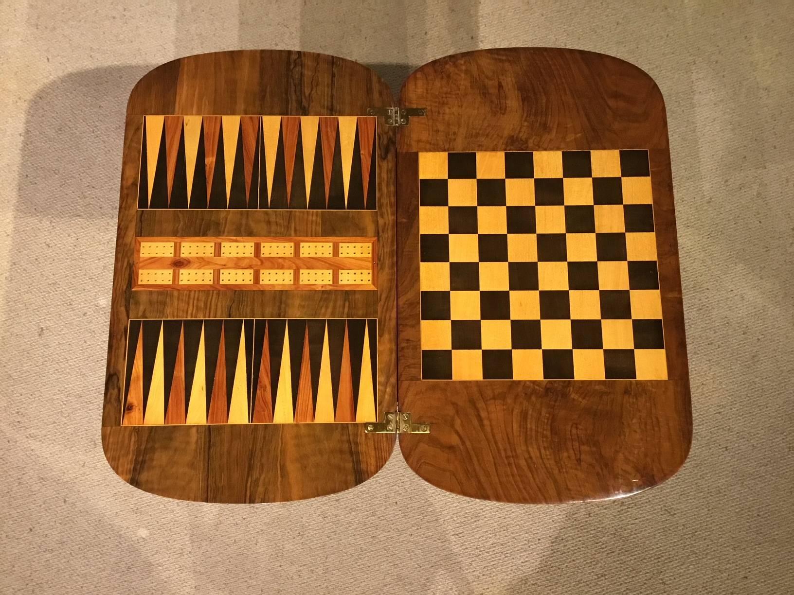 Fine Quality Burr Walnut Victorian Period Backgammon Table 3
