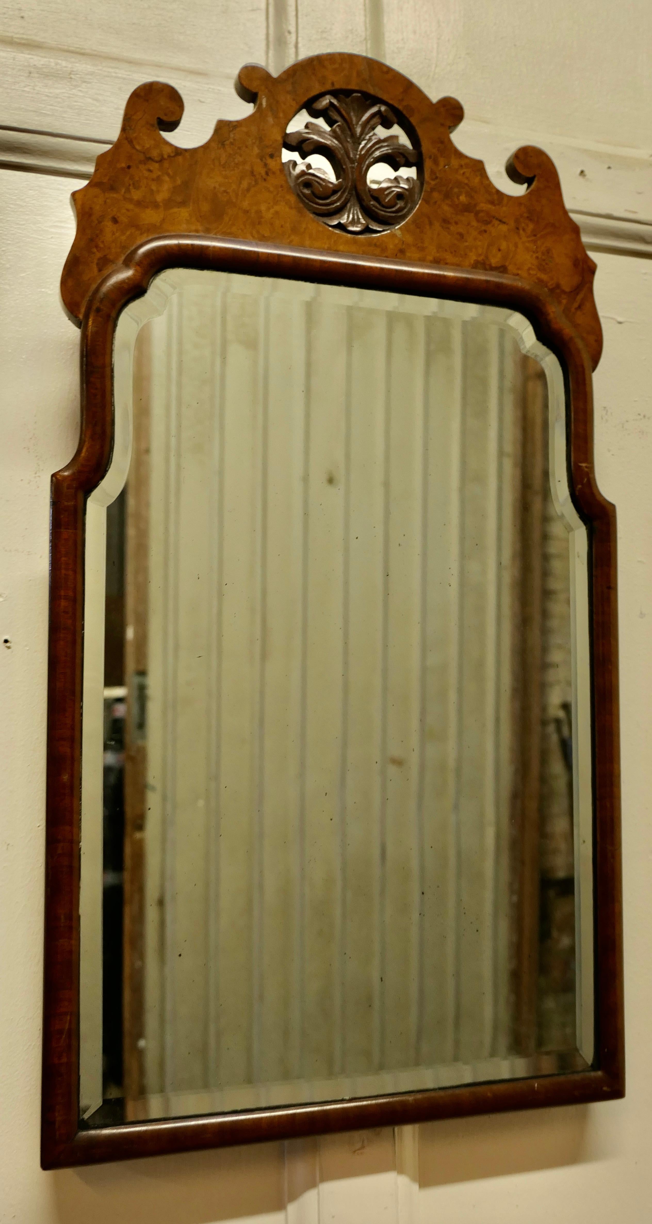Fine Quality Burr Walnut Wall Hanging Mirror In Good Condition For Sale In Chillerton, Isle of Wight