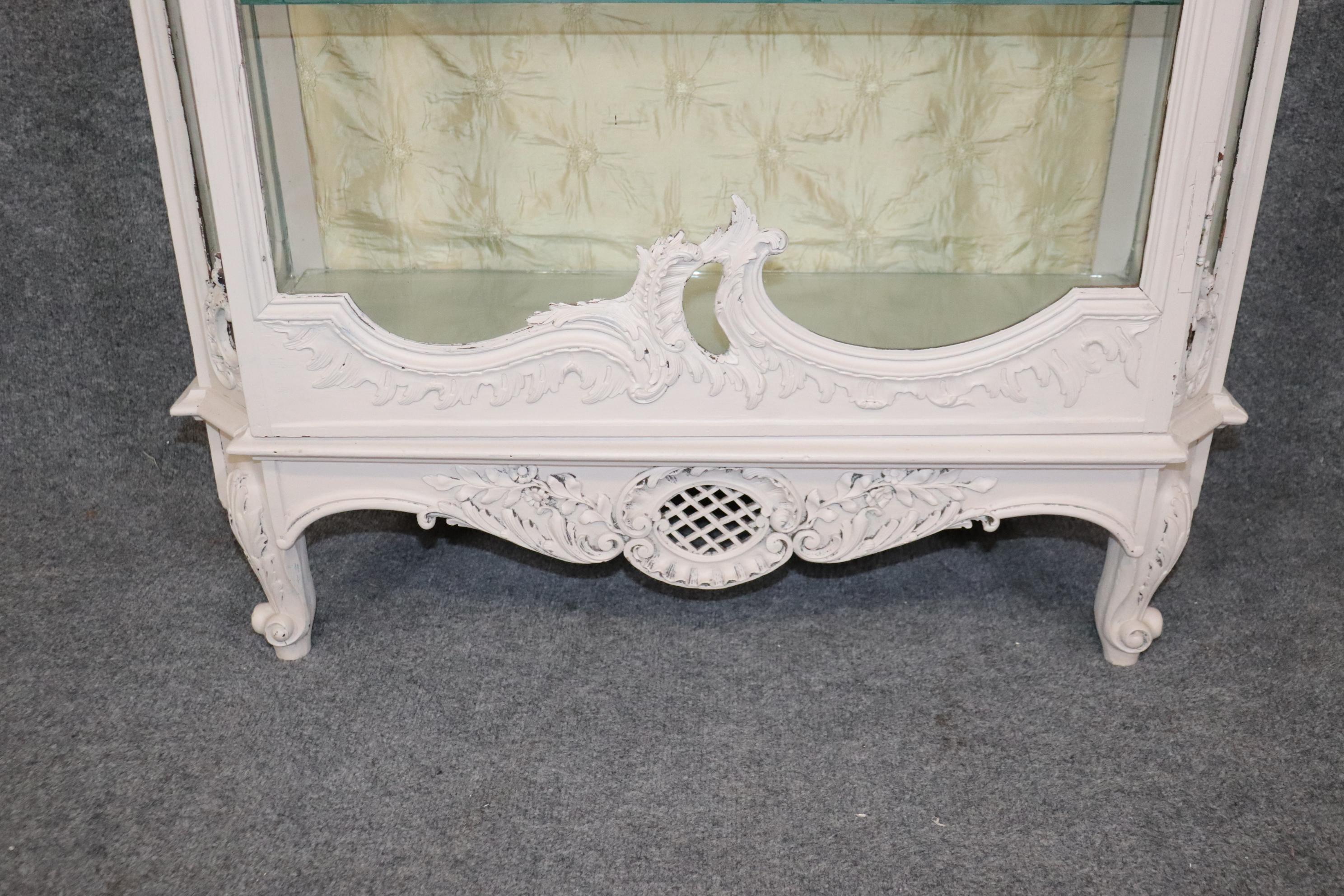 Fine Quality Carved French Louis XV Style Creme Painted Upholstered Vitrine 9