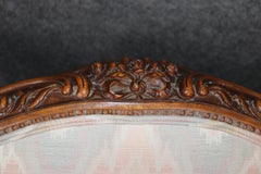 Fine Quality Carved Walnut French Louis XV Style 19th Century Daybed Chaise