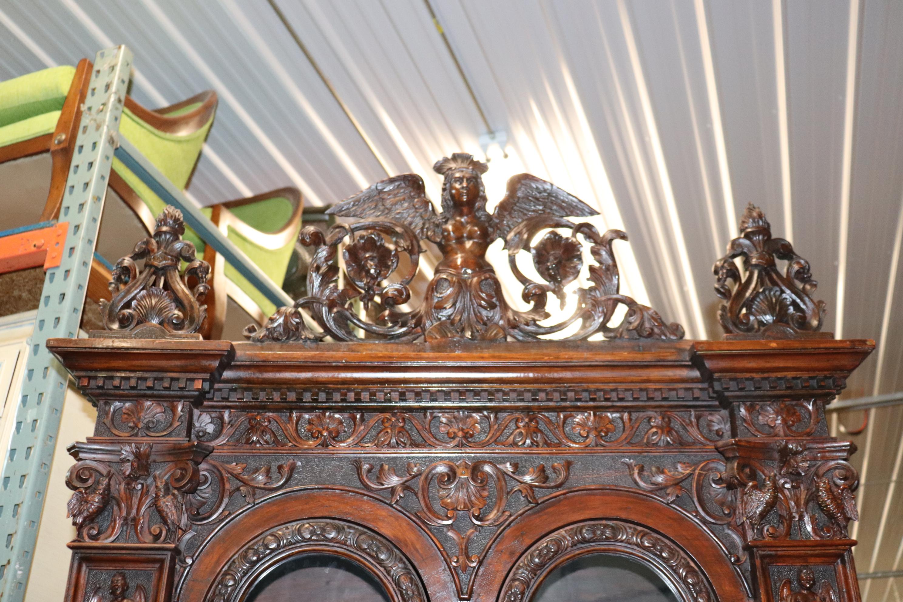 Fine Quality Carved Walnut Renaissance Italian Figural Bookcase Vitrine 6