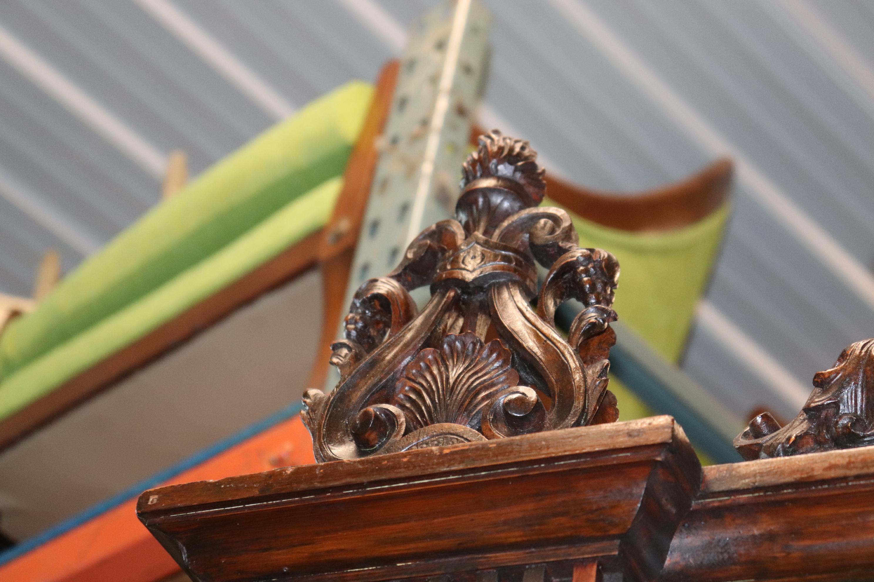 Fine Quality Carved Walnut Renaissance Italian Figural Bookcase Vitrine 10