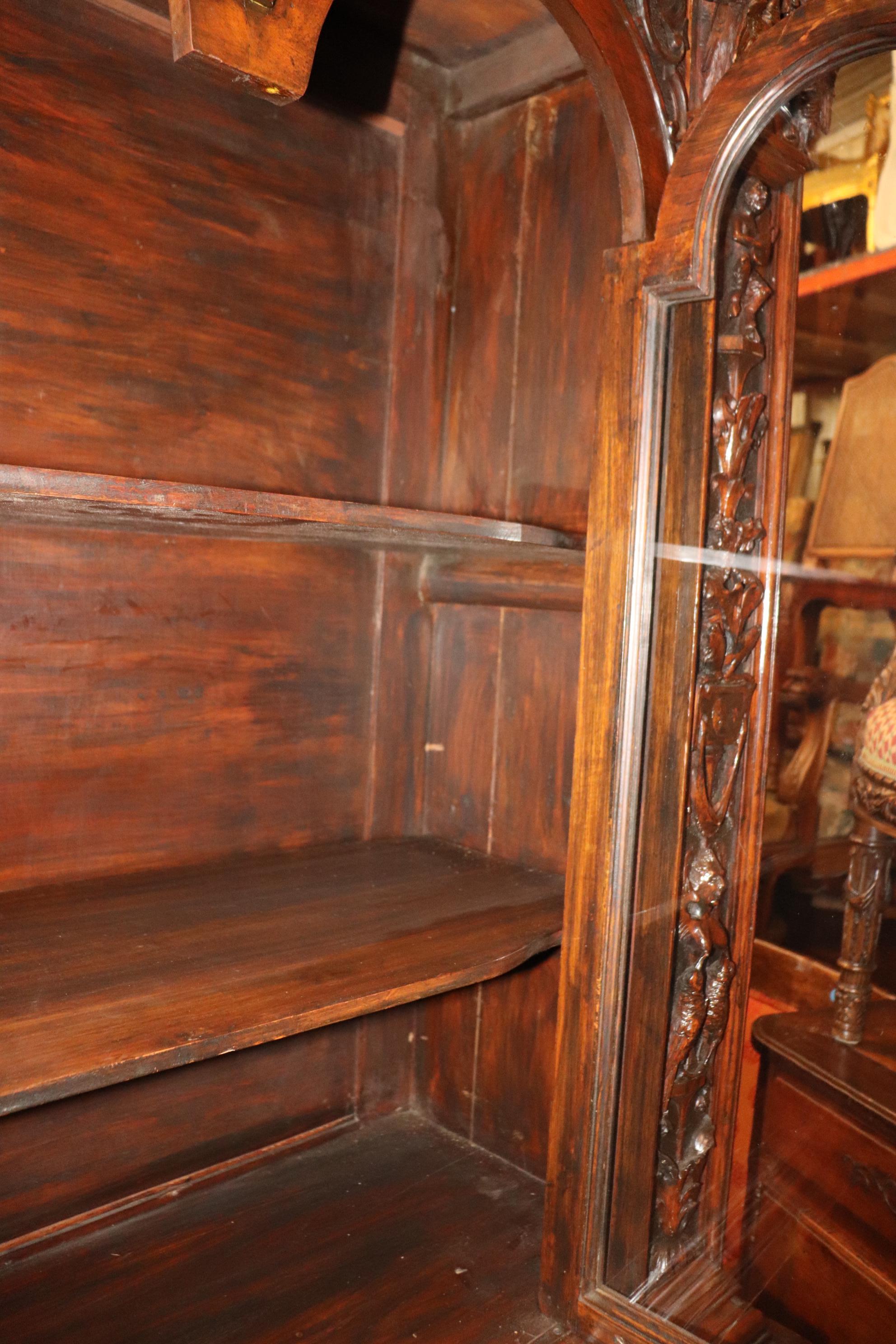 Fine Quality Carved Walnut Renaissance Italian Figural Bookcase Vitrine 13