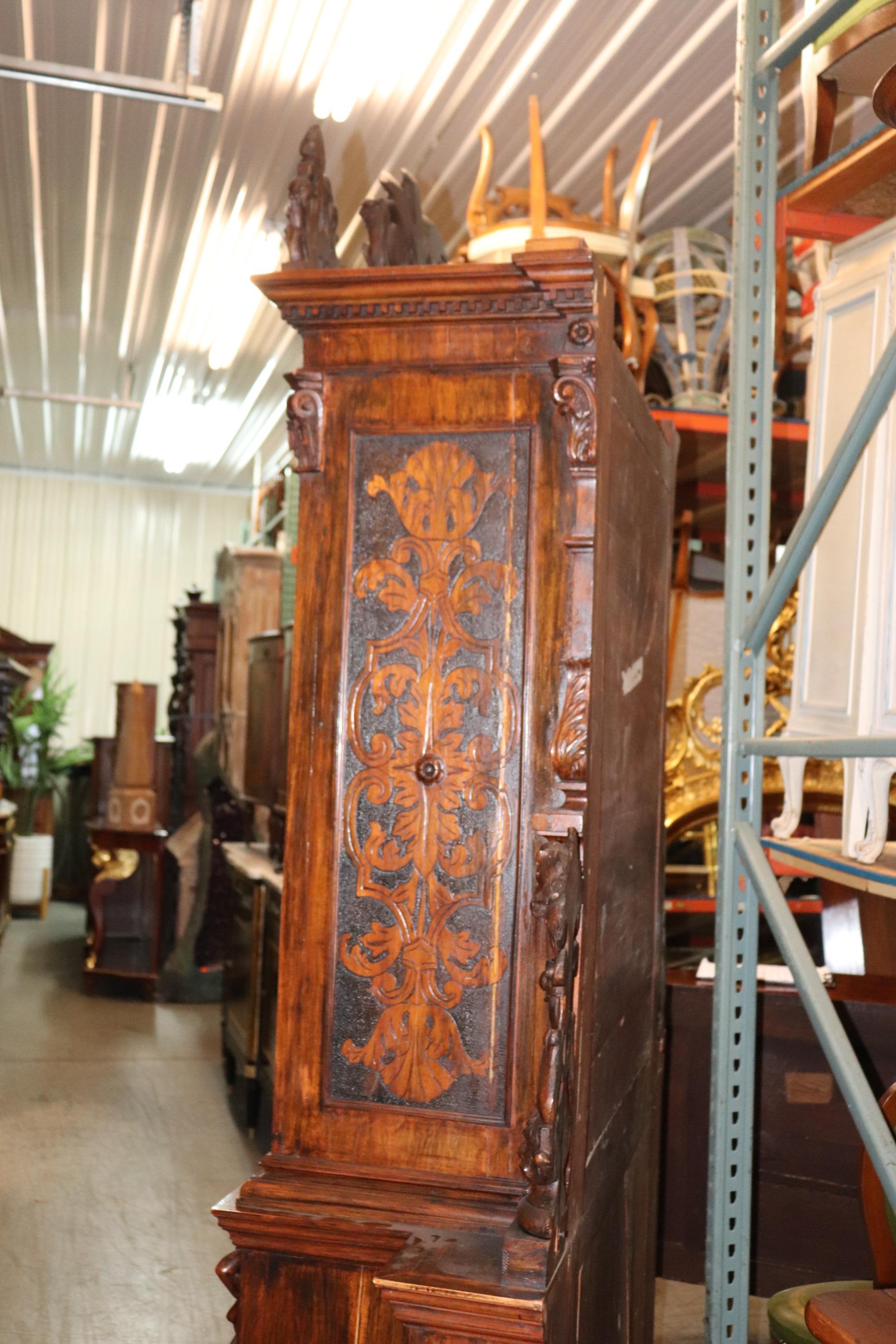 Fine Quality Carved Walnut Renaissance Italian Figural Bookcase Vitrine For Sale 15