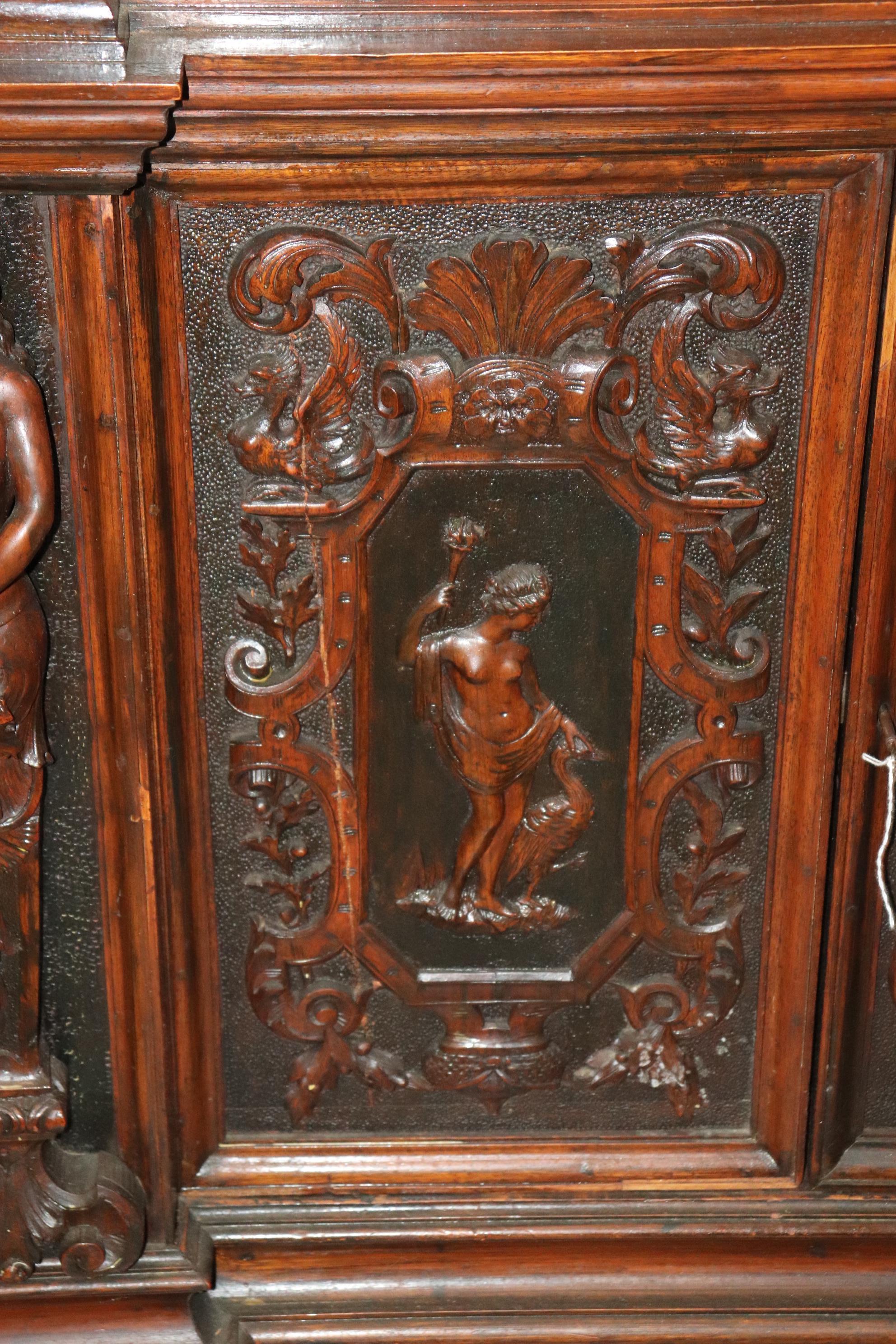 Fine Quality Carved Walnut Renaissance Italian Figural Bookcase Vitrine For Sale 1