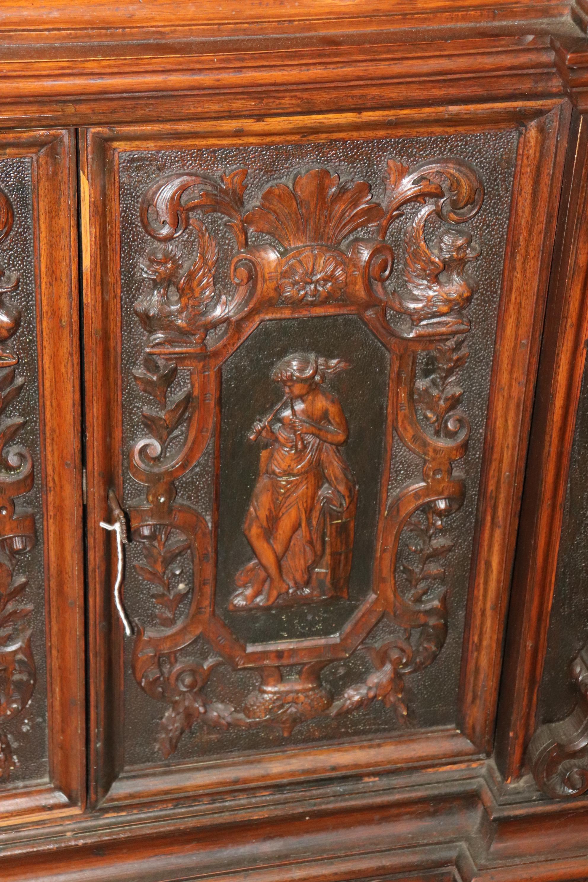Fine Quality Carved Walnut Renaissance Italian Figural Bookcase Vitrine For Sale 2