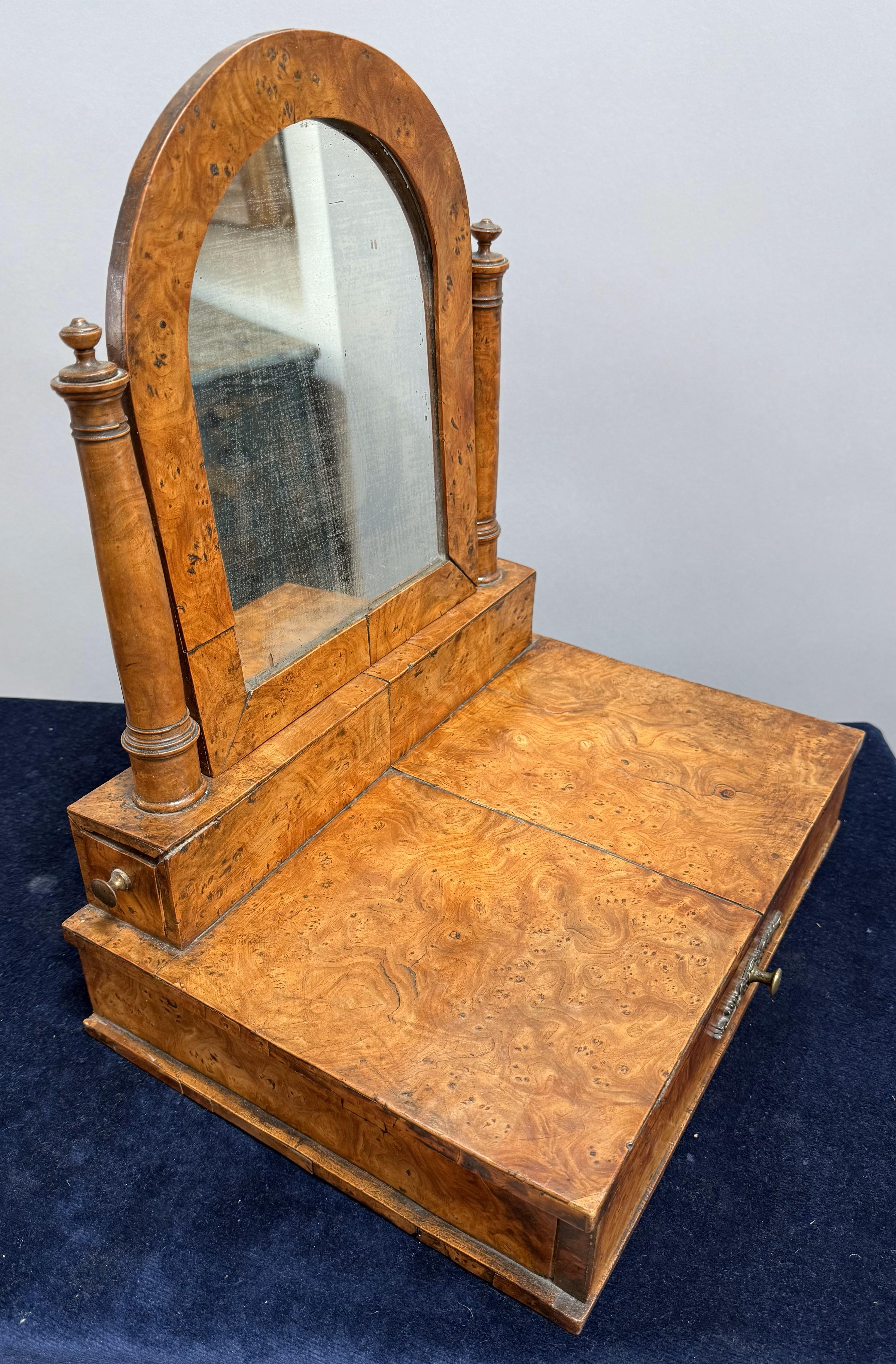 Schminkspiegel in hoher Qualität aus der Zeit „Charles X“ Französisch Provincial im Angebot 3
