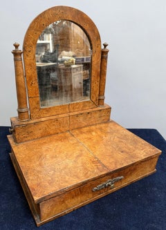 Specchio di vanità francese d'epoca "Charles X" di fine qualità