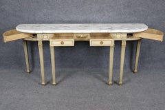 Konsole in hoher Qualität mit vergoldeter, cremefarbener und bemalter Marmorplatte, Maison Jansen zugeschrieben