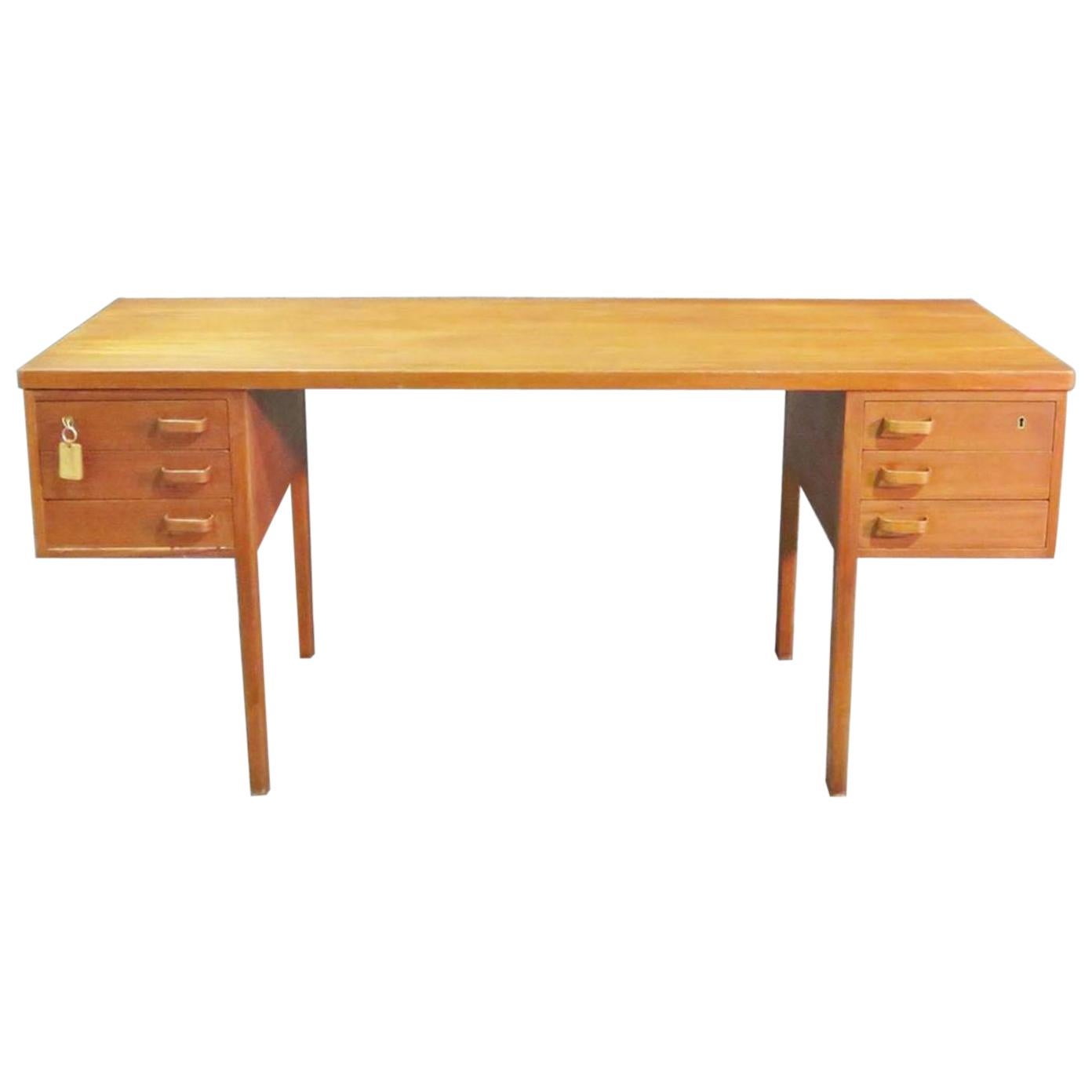 Fine Quality Nanna Ditzel Danish Mid Century Modern Writing Desk Table C1960