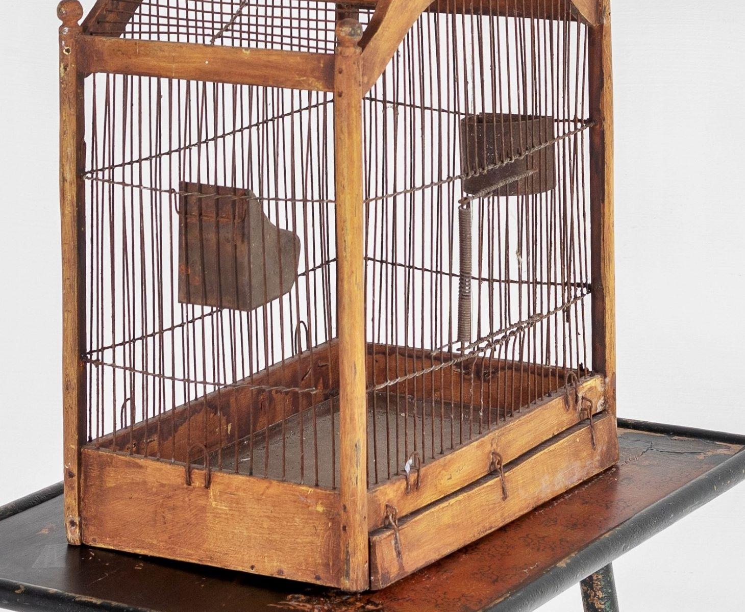 Fine Quality Decorative Antique Wooden Wirework Dome Shaped Bird Cage 1