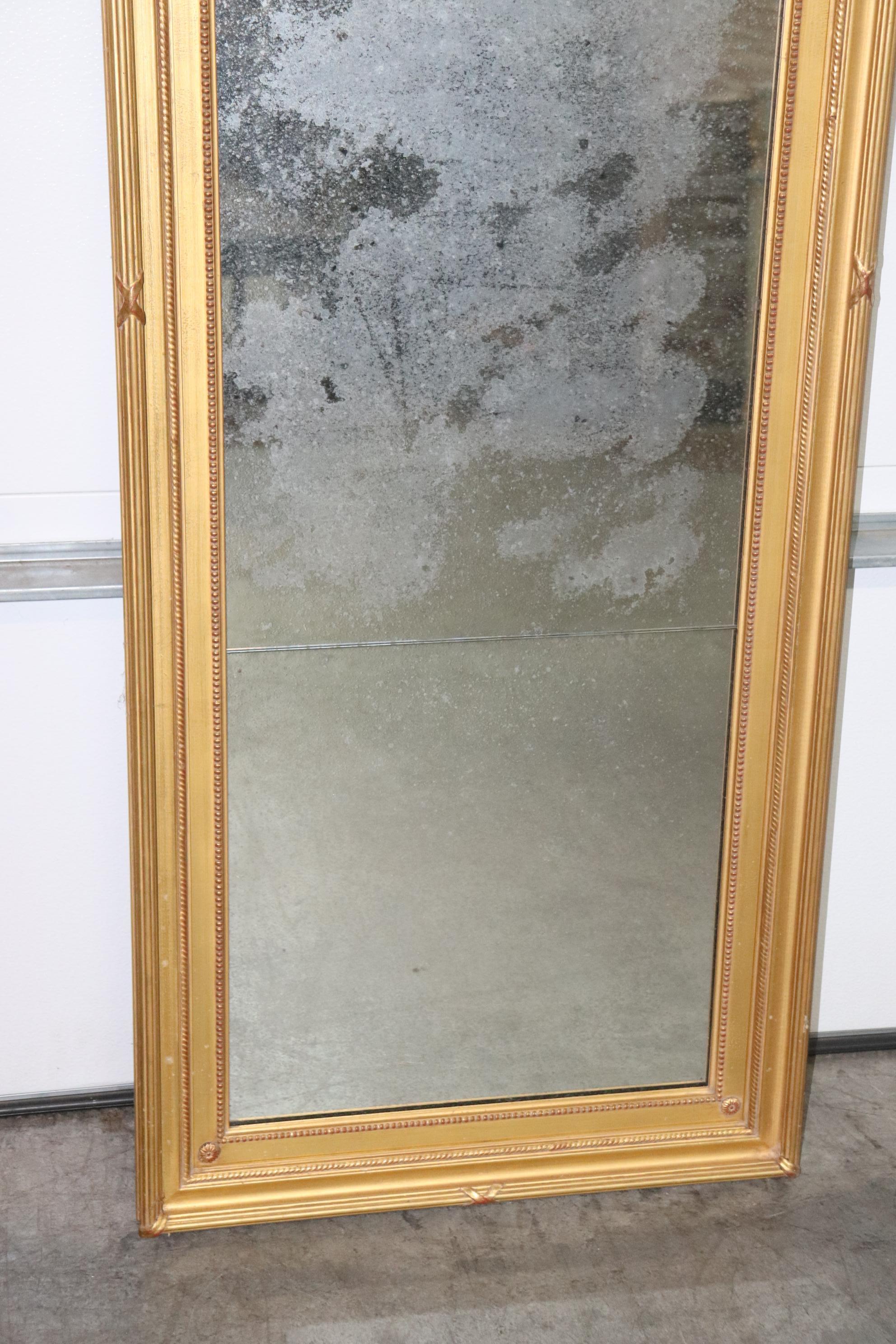 Fine Quality Distressed Antique Mirror Gilded Frame Horizontal or Vertical In Good Condition In Swedesboro, NJ