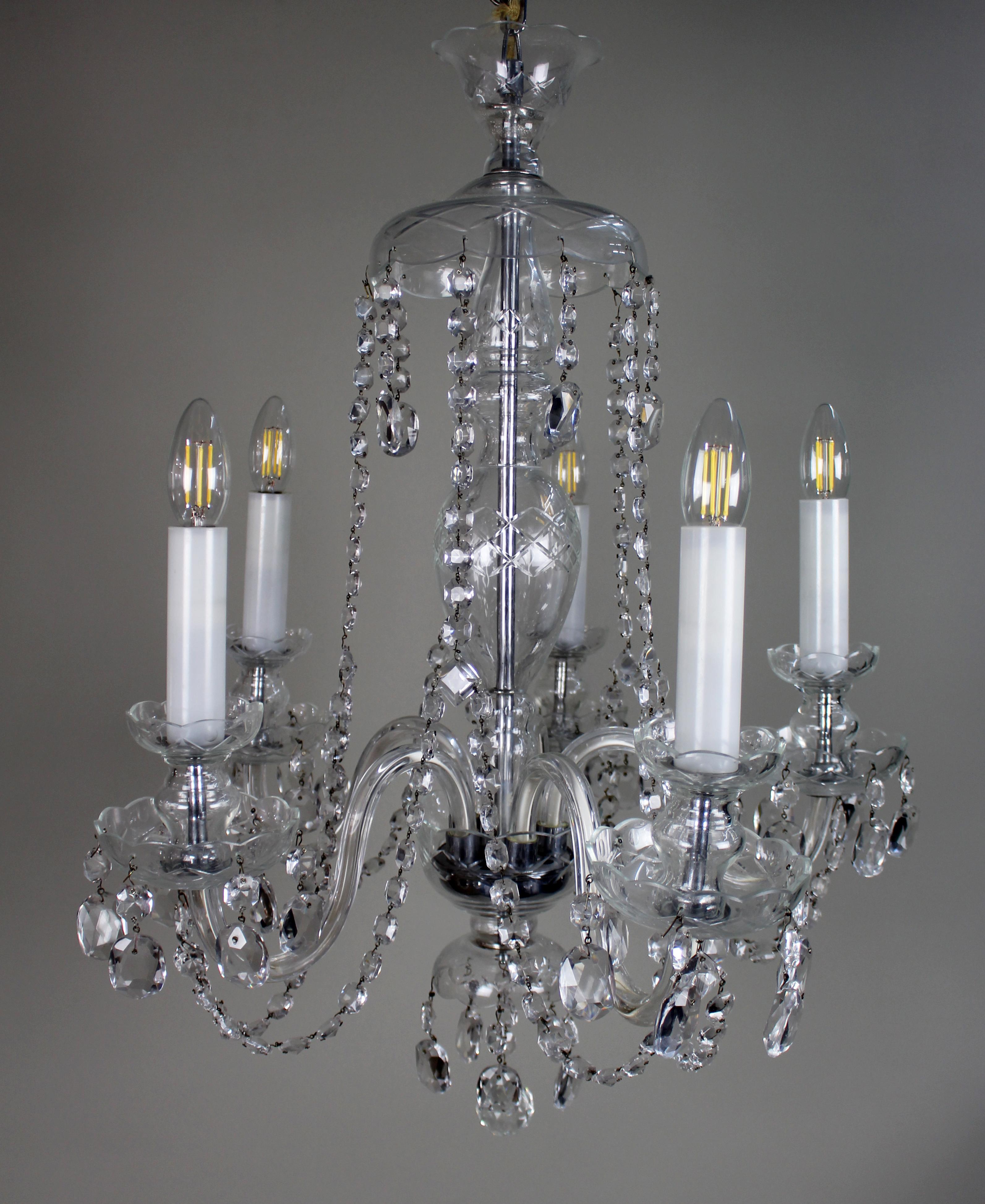 Fine Quality Dressed Glass Chandelier, 5 Arm – Mid 20th Century en vente 5