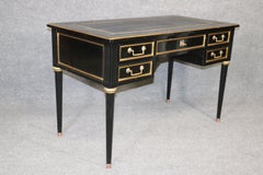 Escritorio Ejecutivo Directoire de Alta Calidad Ebonizado con Grabado en Relieve