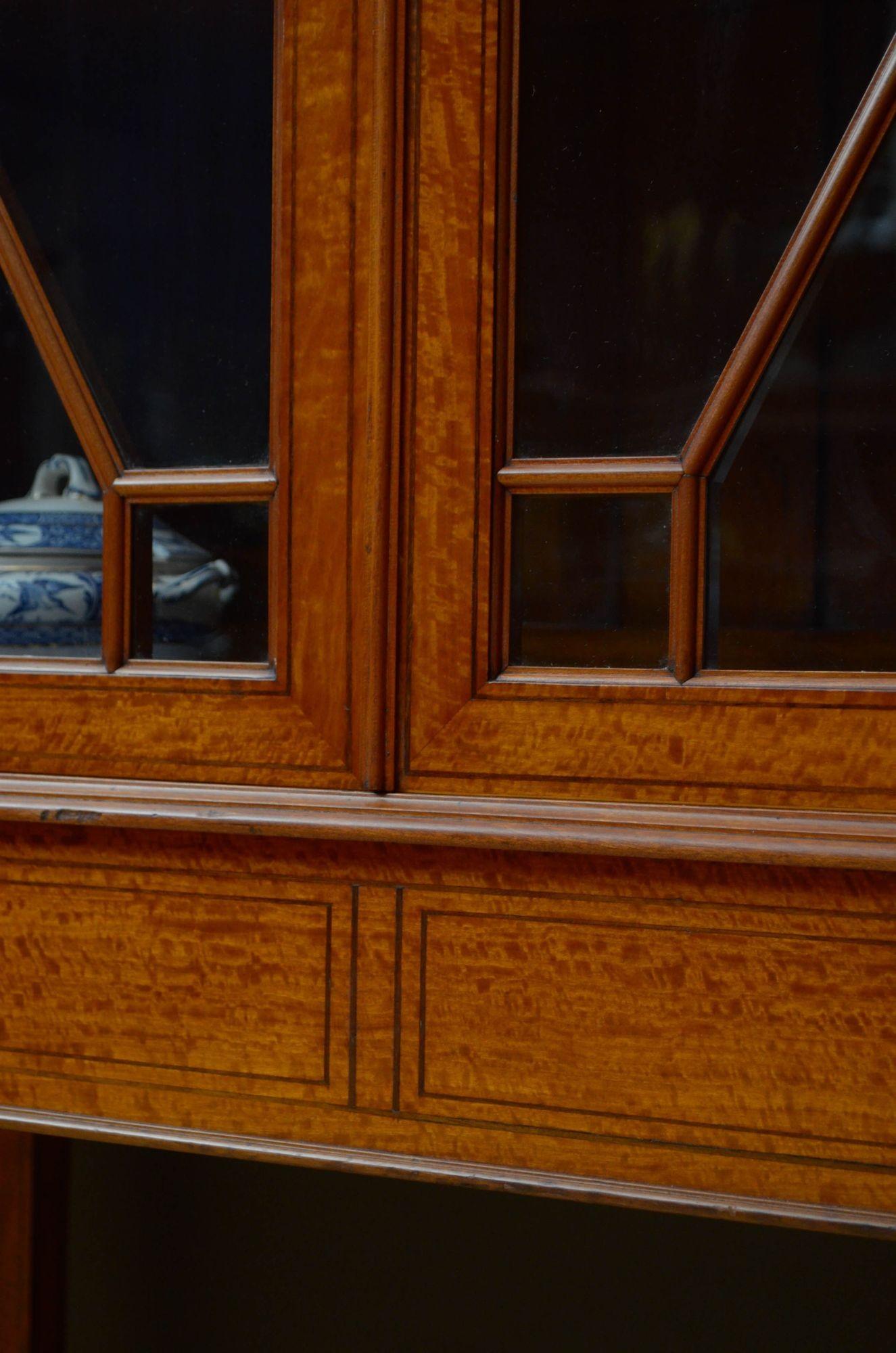 Fine Quality Edwardian Satinwood Cabinet Bookcase For Sale 13