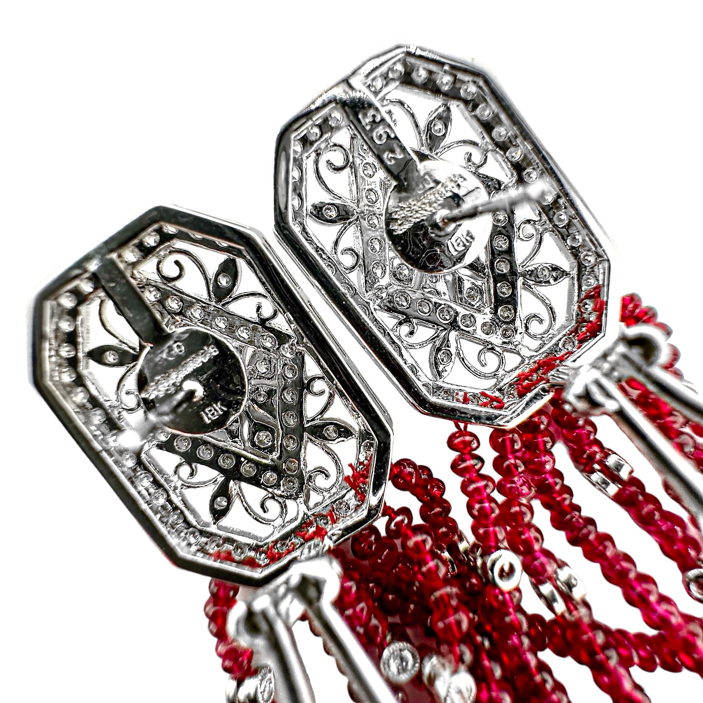 Taglio rotondo Orecchini tributo edoardiani di alta qualità con diamanti e nappe di spinello rosso in vendita