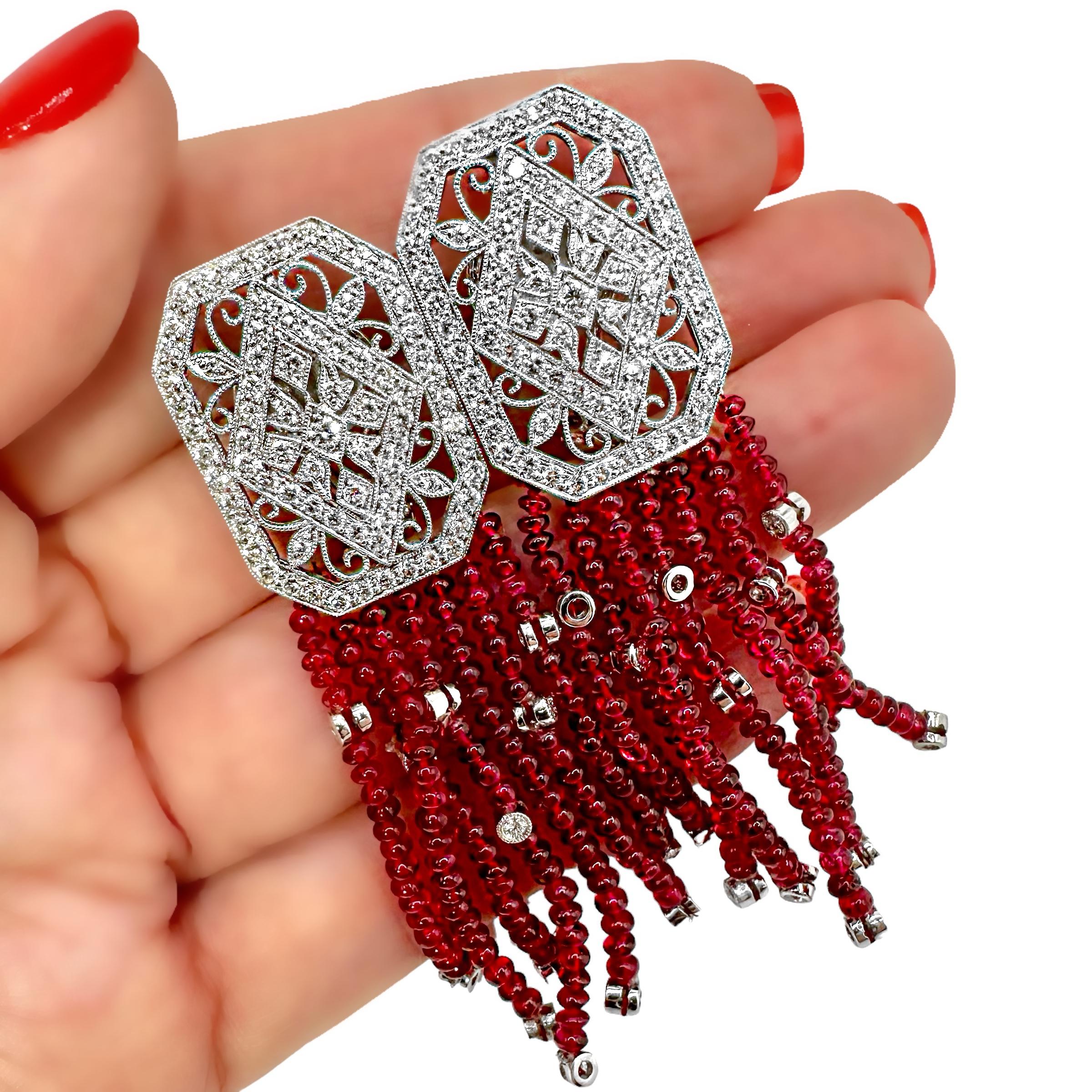 Orecchini tributo edoardiani di alta qualità con diamanti e nappe di spinello rosso In condizioni ottime in vendita a Palm Beach, FL