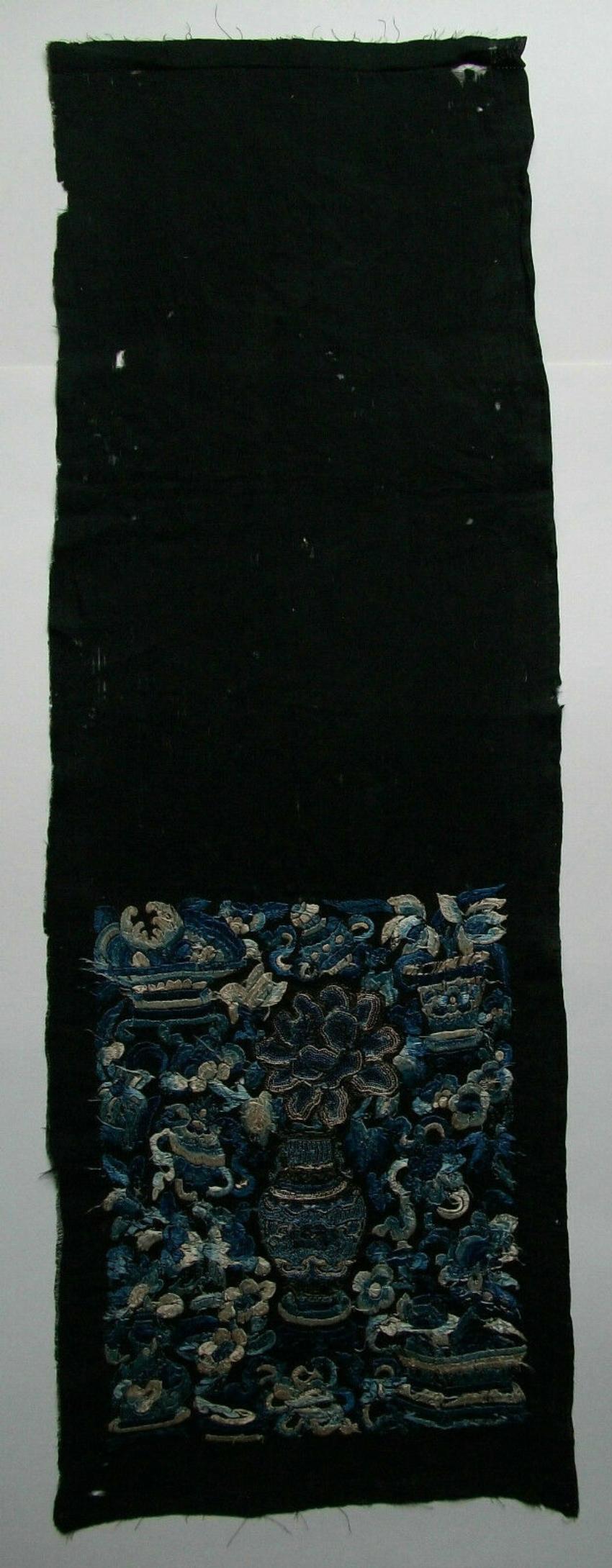Fine Quality Embroidery on Silk - Qing Dynasty, China, Mid 19th Century For Sale 1