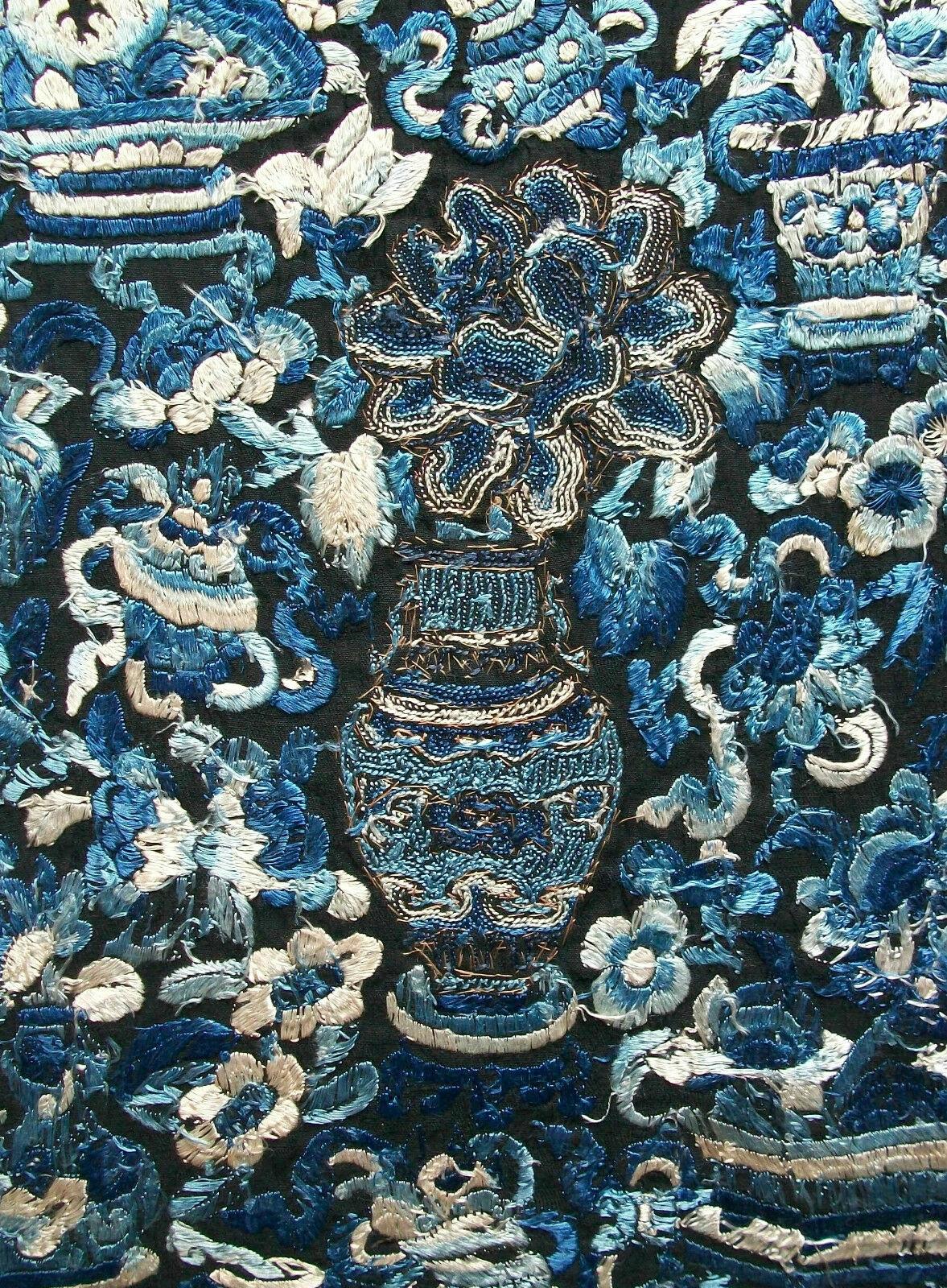 Bestickte Seide von hoher Qualität - Qing-Dynastie, China, Mitte des 19. Jahrhunderts im Angebot 5